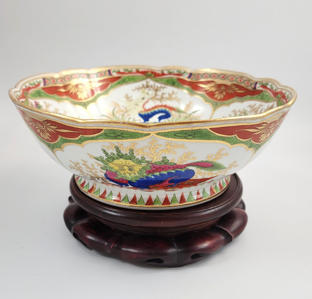 Chamberlain Worcester Dragon in Compartments Bowl, c.1815, Mahogany Stand