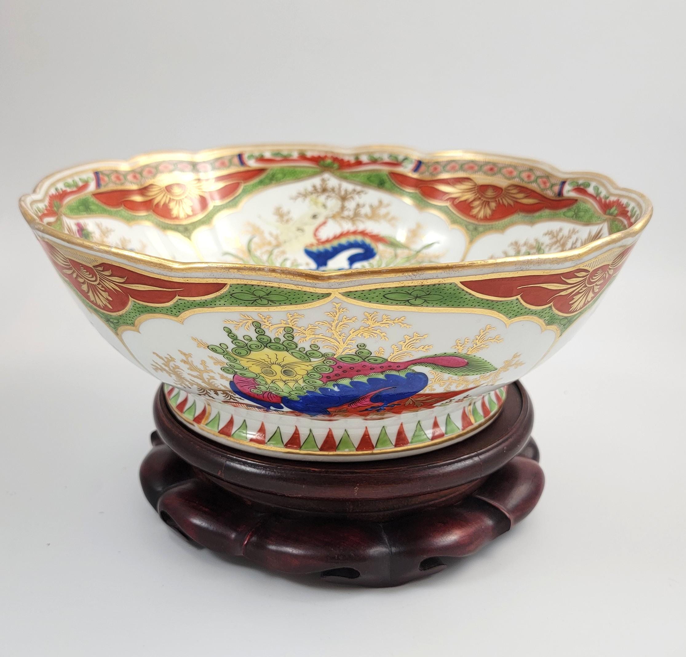 Chamberlain Worcester Dragon in Compartments Bowl, c.1815, Mahogany Stand