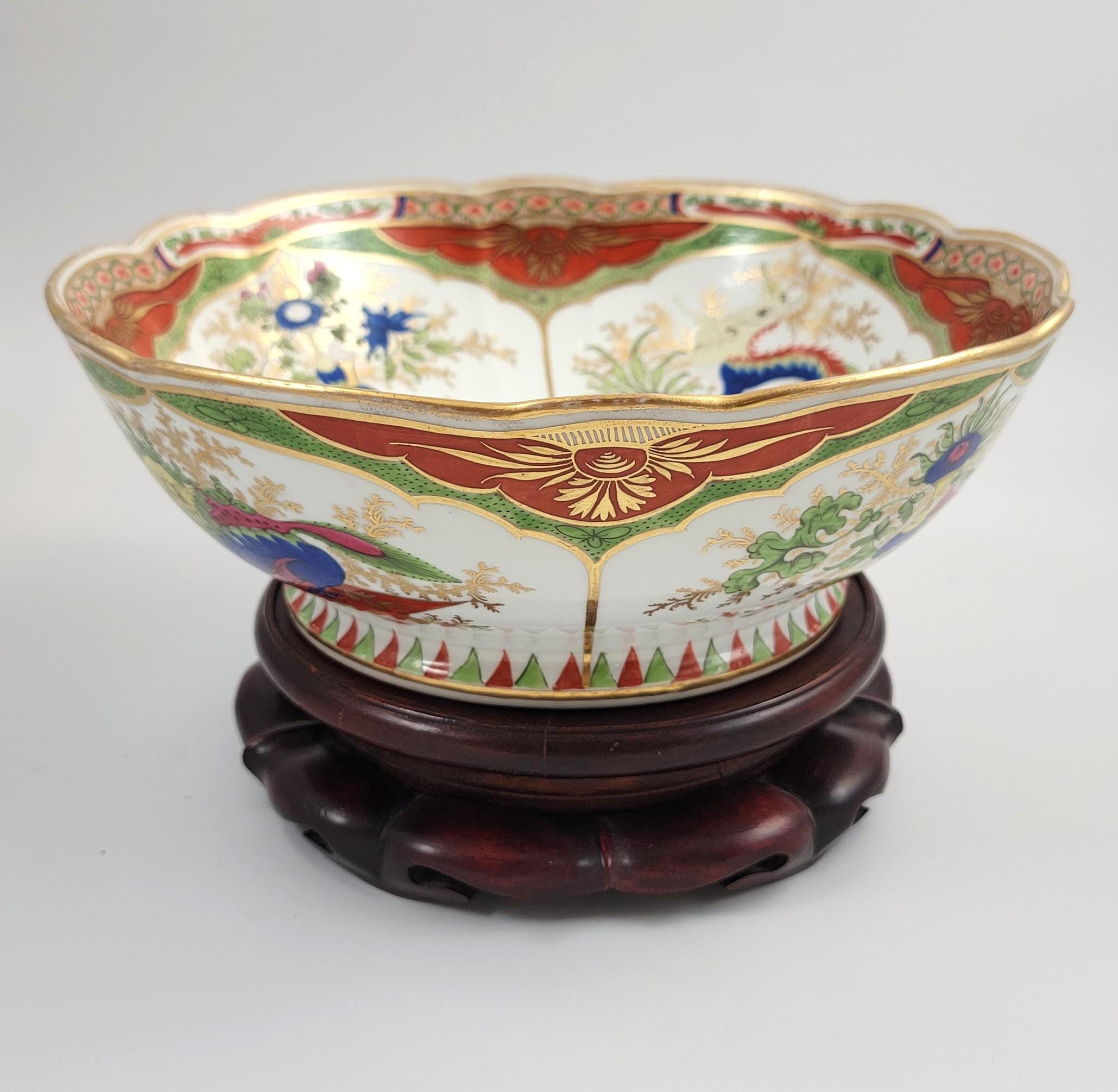 Chamberlain Worcester Dragon in Compartments Bowl, c.1815, Mahogany Stand