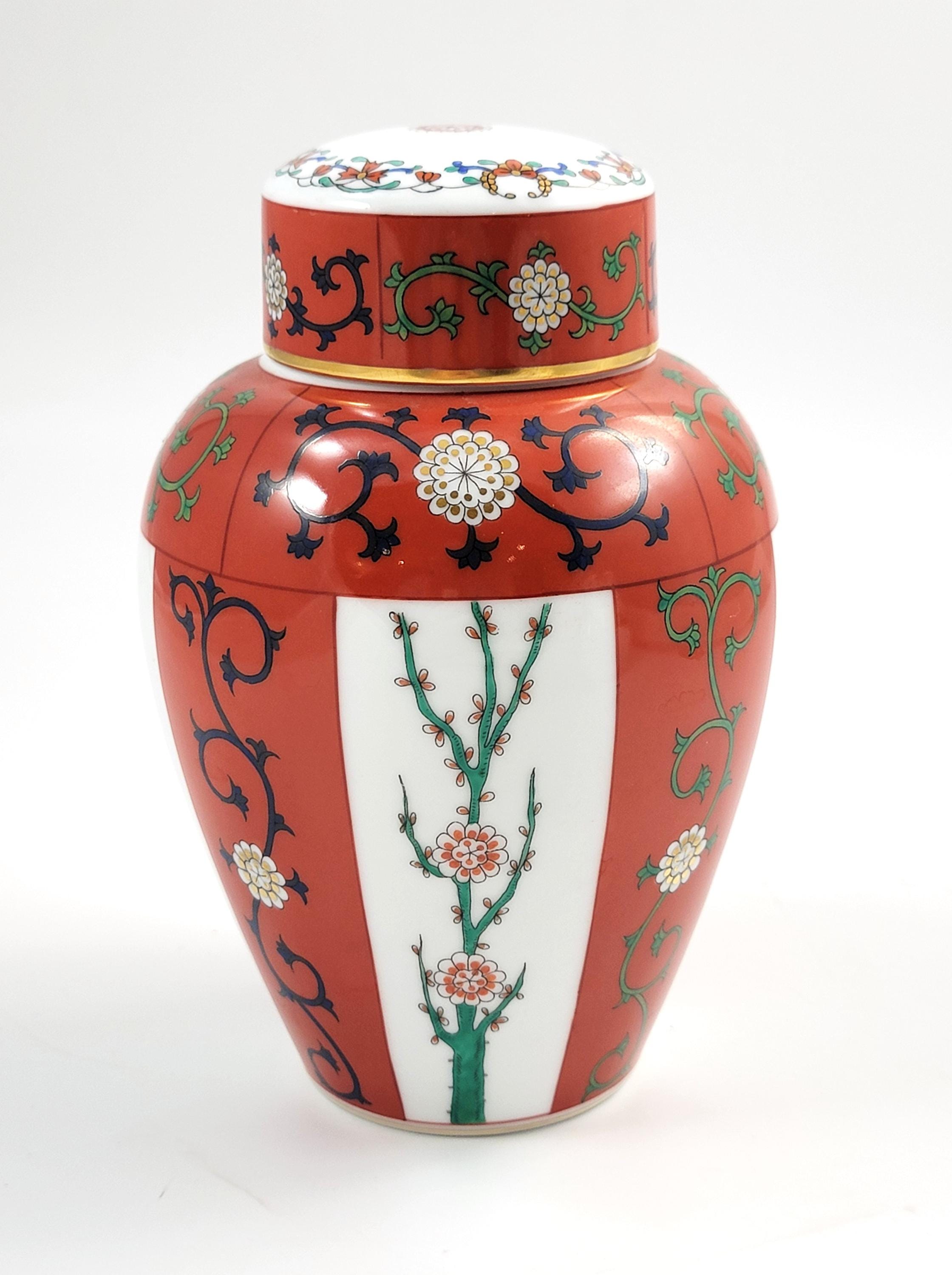 Herend Tea Caddy/Ginger Jar, Handpainted, Siang Rouge Red Dynasty, 20th Century