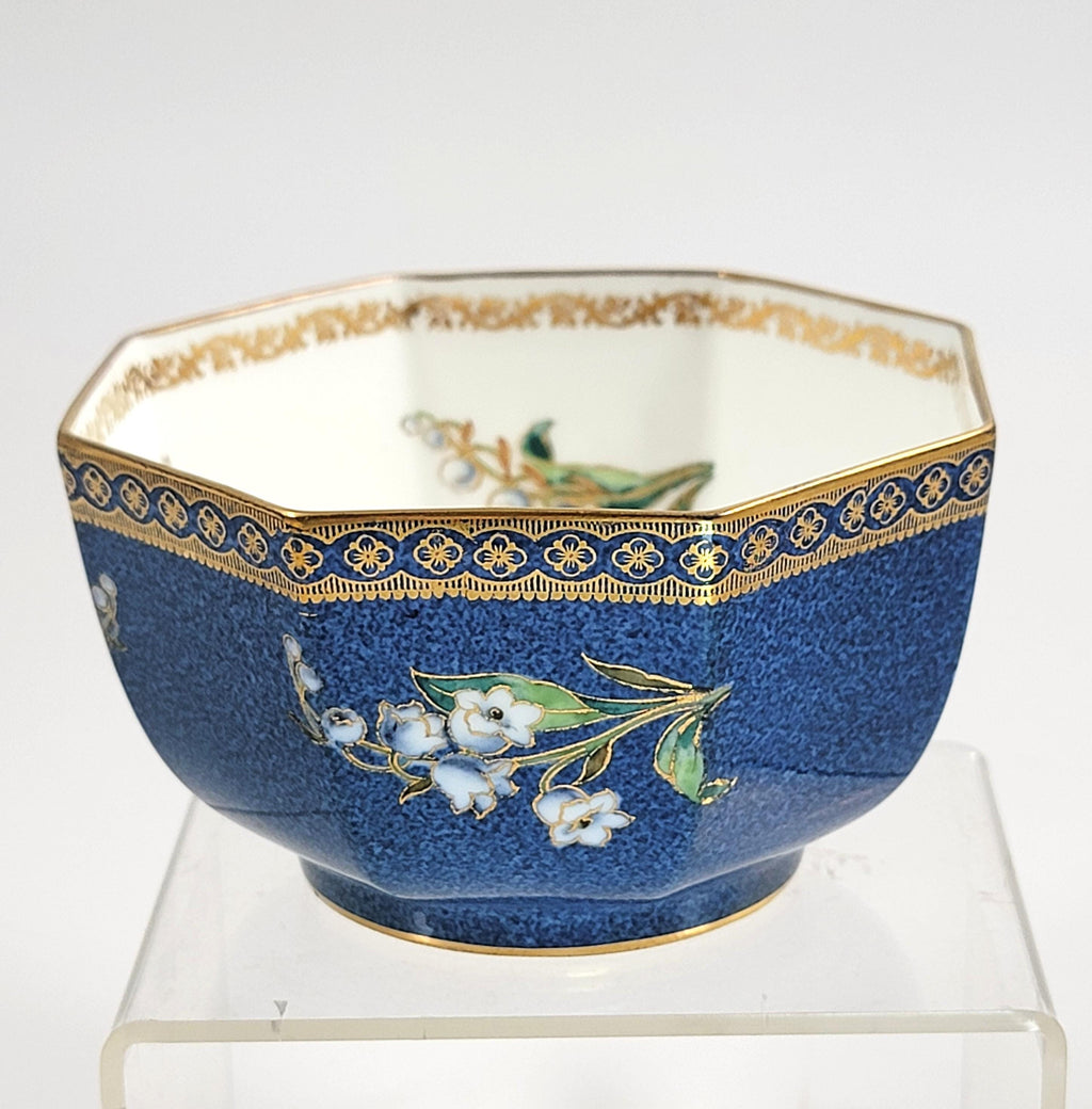 Rare Wedgwood Lustre Bowl: Lily of the Valley, Powder Blue, Antique Porcelain c.1917