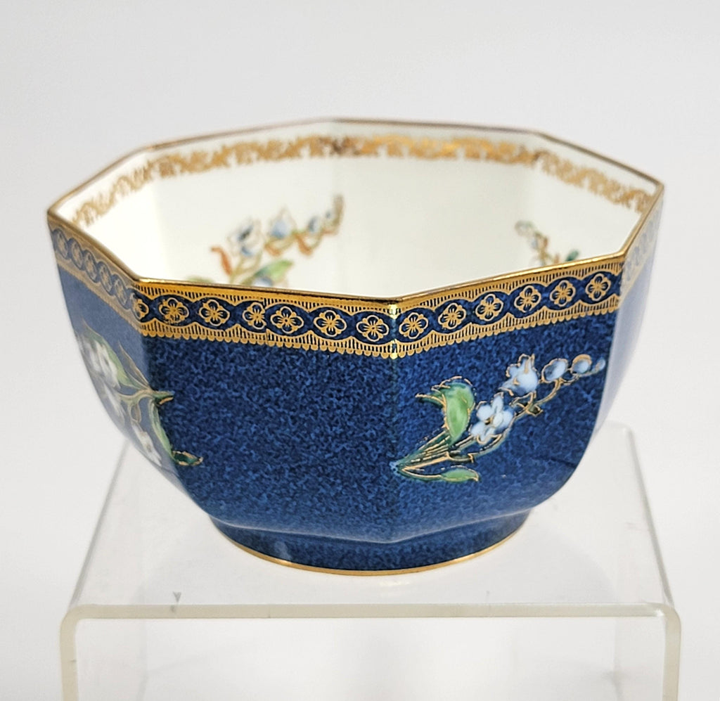 Rare Wedgwood Lustre Bowl: Lily of the Valley, Powder Blue, Antique Porcelain c.1917