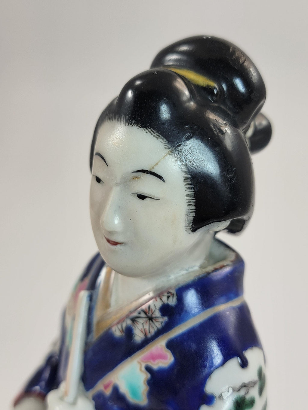 Antique Japanese Kutani Bijin Musician with Shime-Daiko, Meiji c. 1890