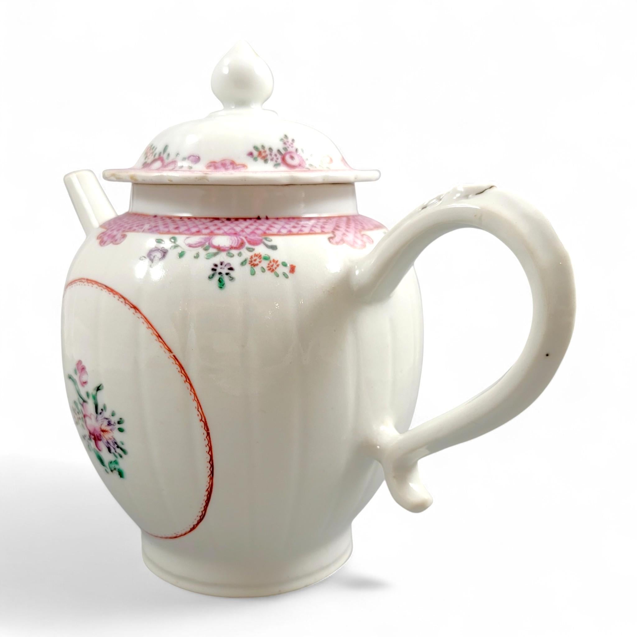 Antique Chinese export famille rose teapot, Qianlong period c.1740–60, floral rococo pink trellis, porcelain hand-painted tea ware
