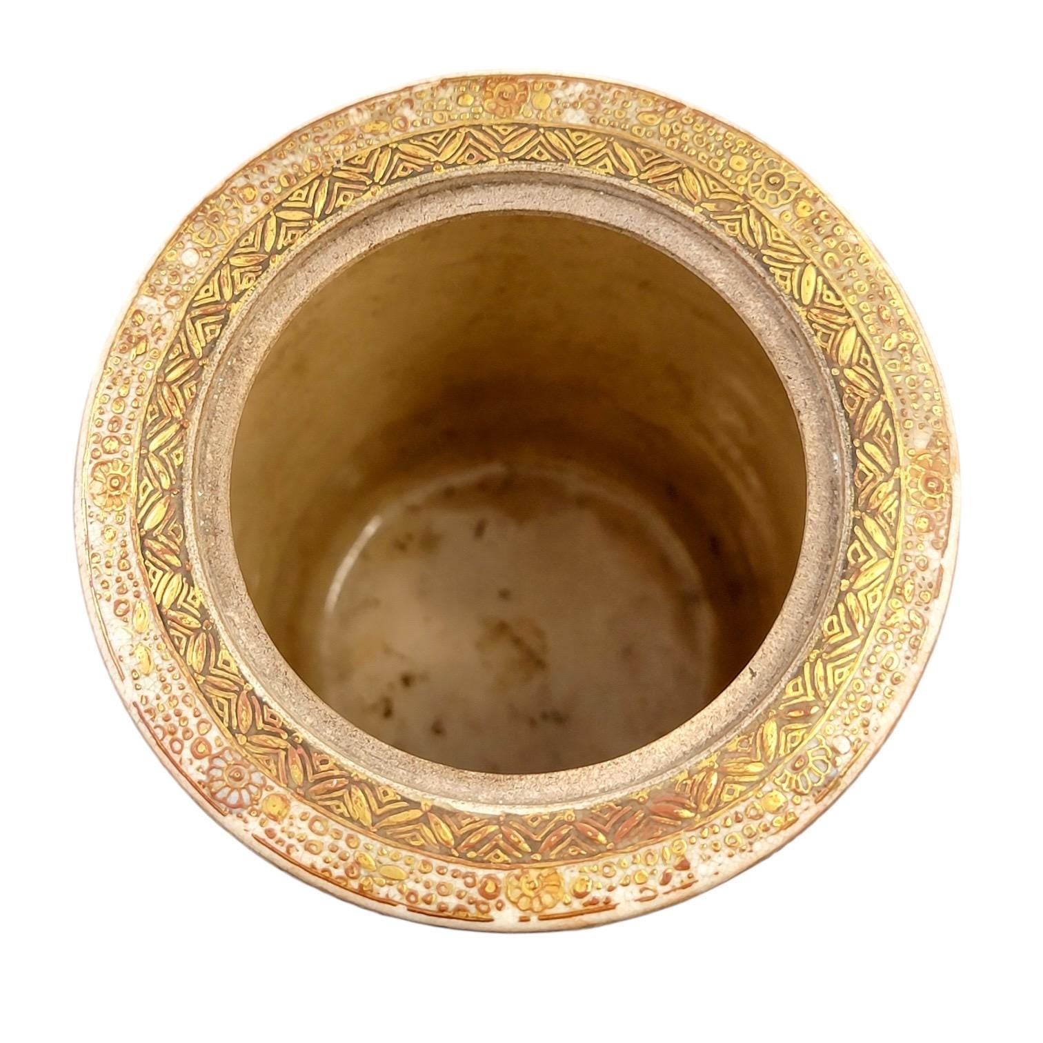 Meiji Japanese Satsuma Jar, Tokyo Taizan, Gold Rakan, c.1890