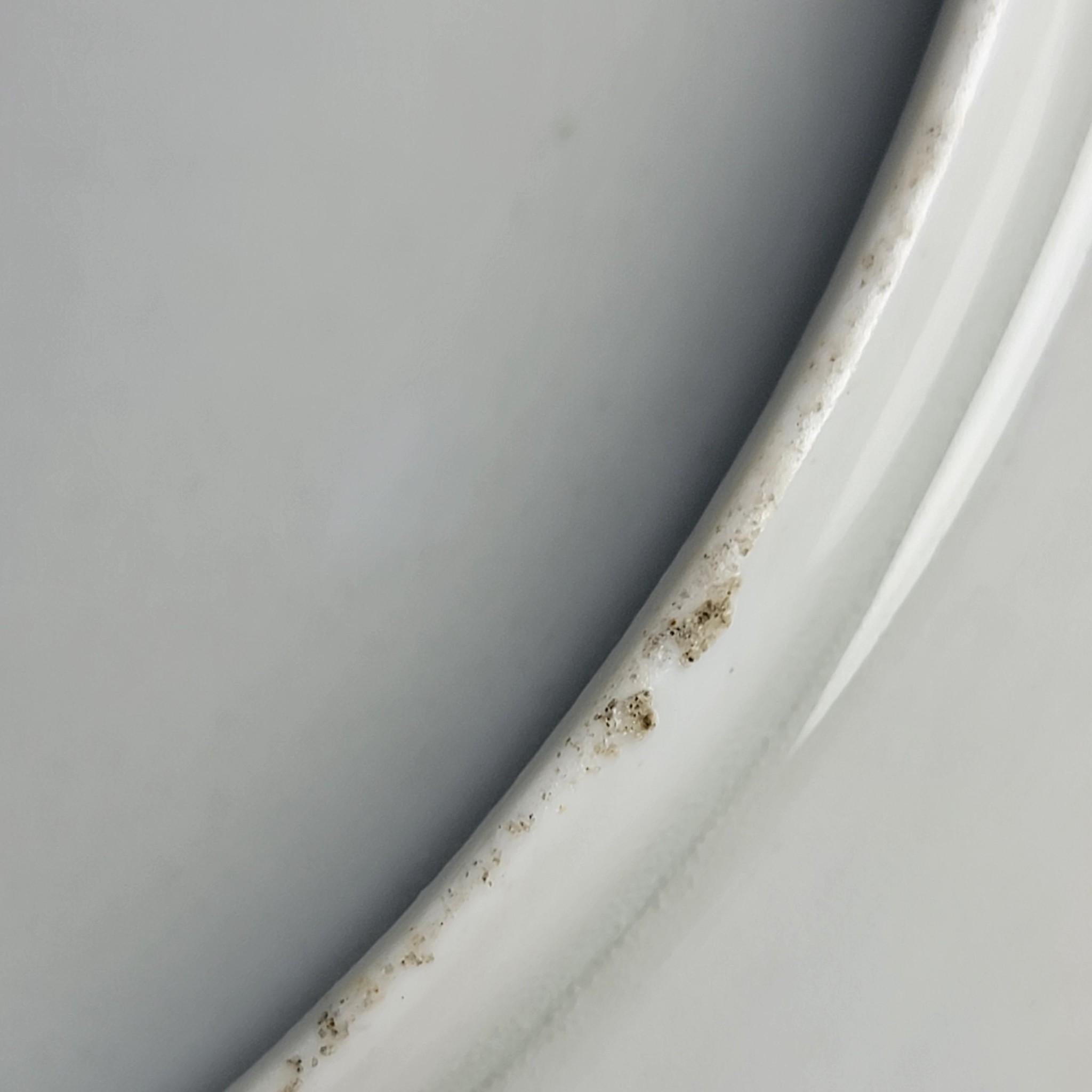 Late 17th-Century Arita Aka-e Porcelain Dish, 24.5 cm — Museum Quality