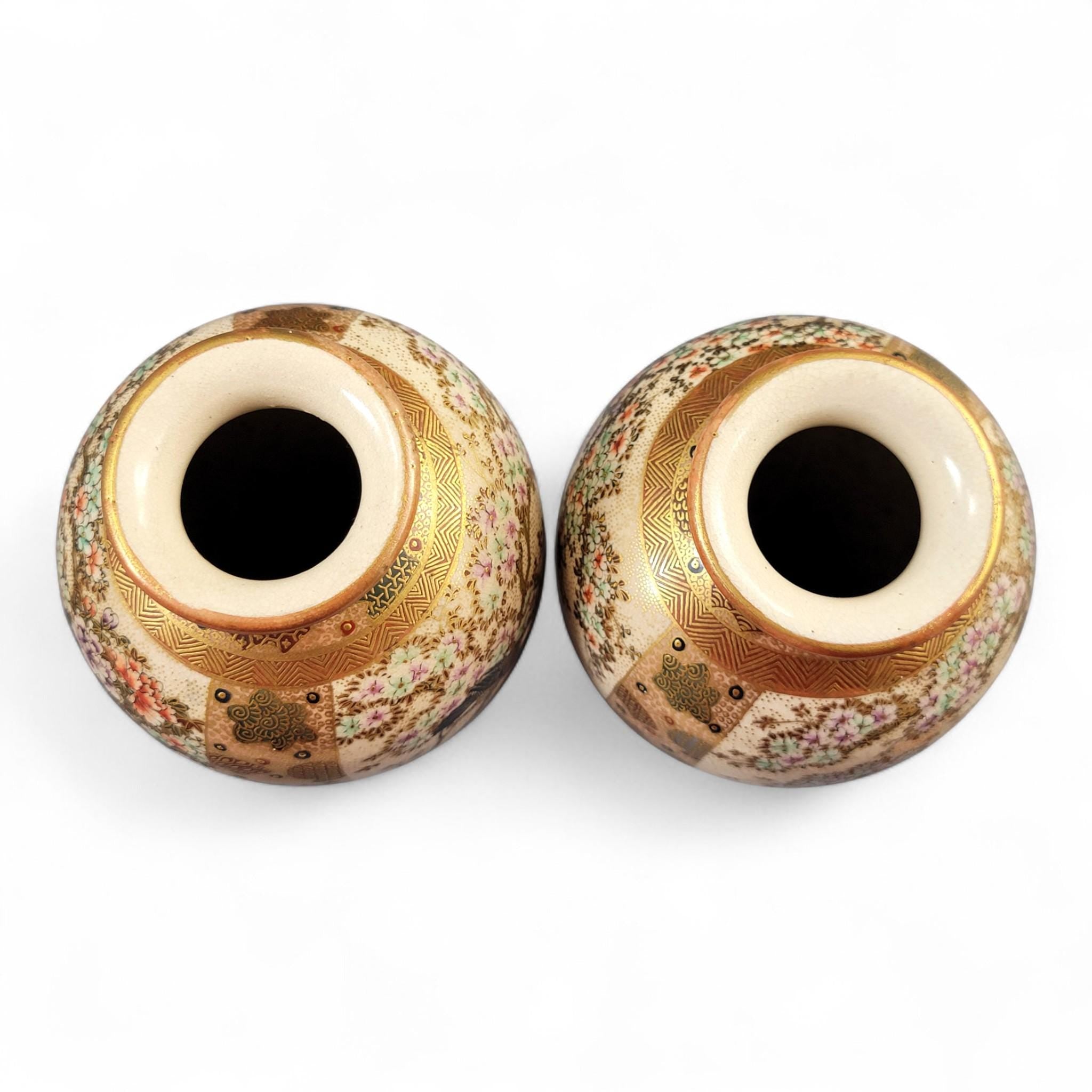 Pair Hododa (保土田造) Satsuma Vases, Shimazu Crest — Japan c. 1895–1915