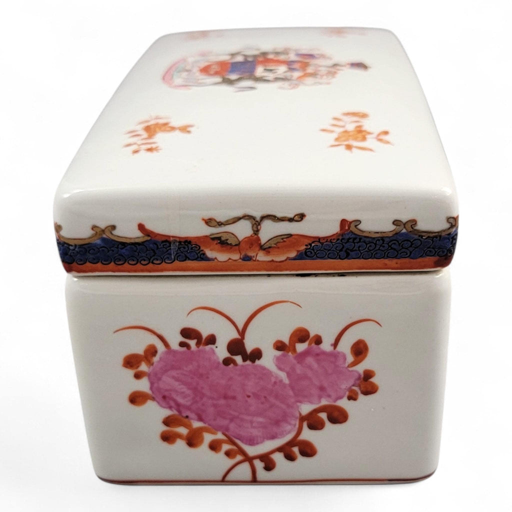 Hong Kong Famille-Rose Armorial Porcelain Boxes, Matching Pair, 20th Century