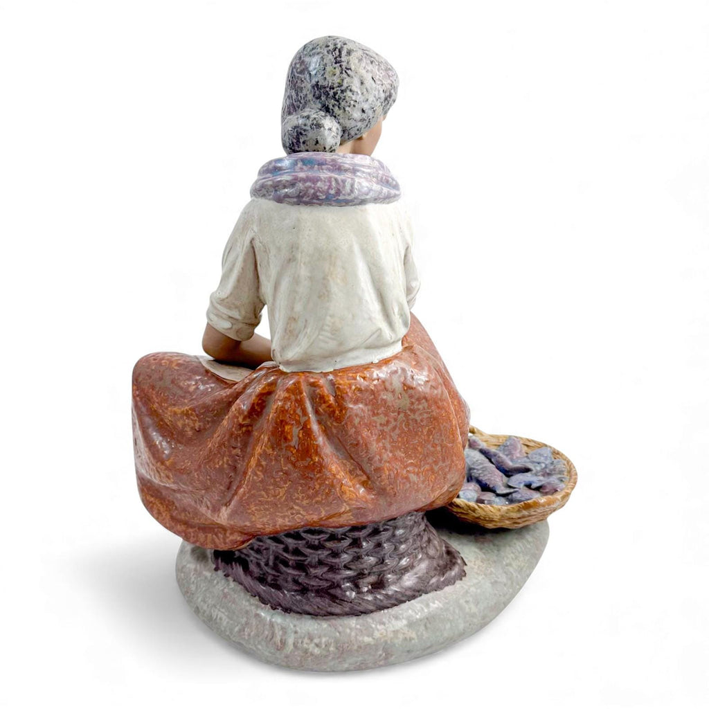 Lladro La Pescadora grès porcelain figure, large vintage 1978–1985