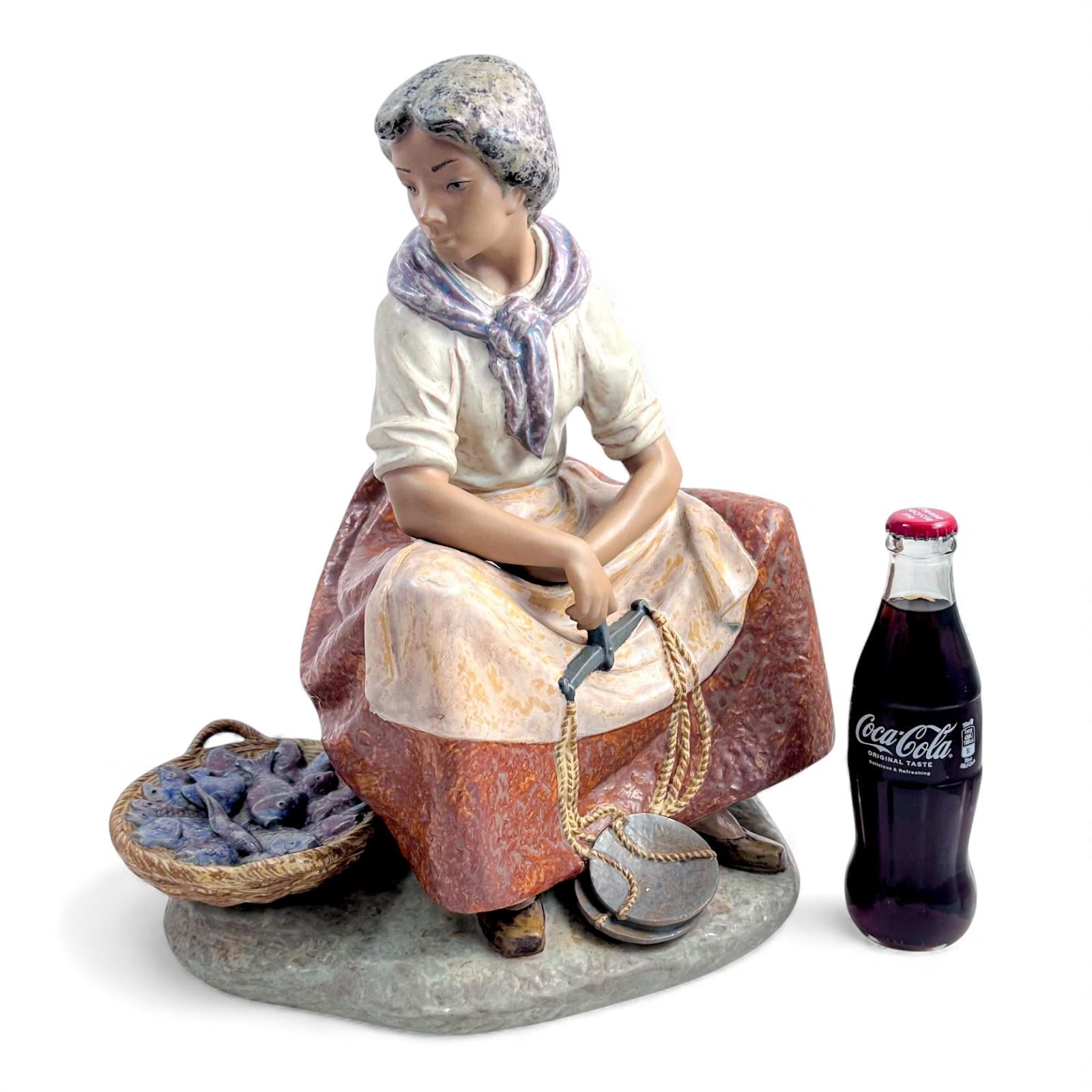 Lladro La Pescadora grès porcelain figure, large vintage 1978–1985