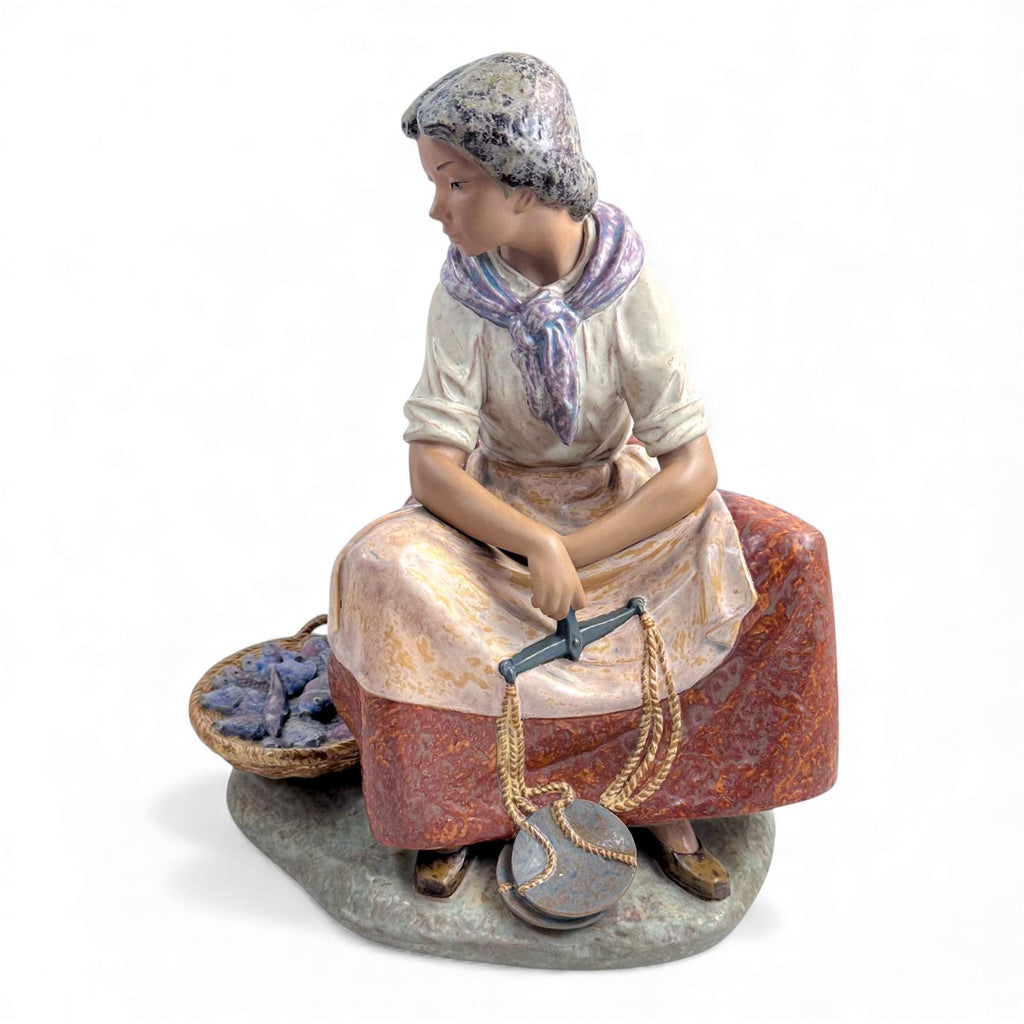Lladro La Pescadora grès porcelain figure, large vintage 1978–1985