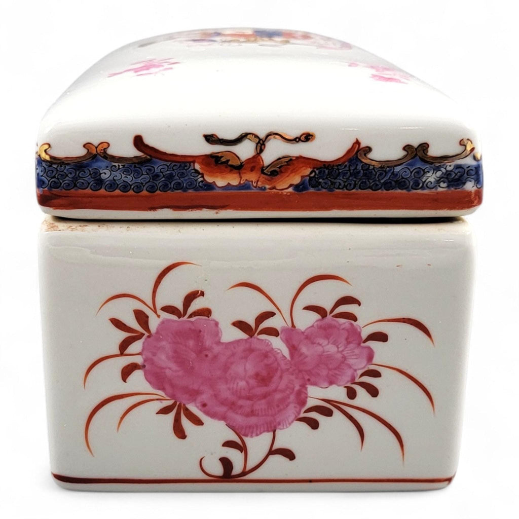 Hong Kong Famille-Rose Armorial Porcelain Boxes, Matching Pair, 20th Century