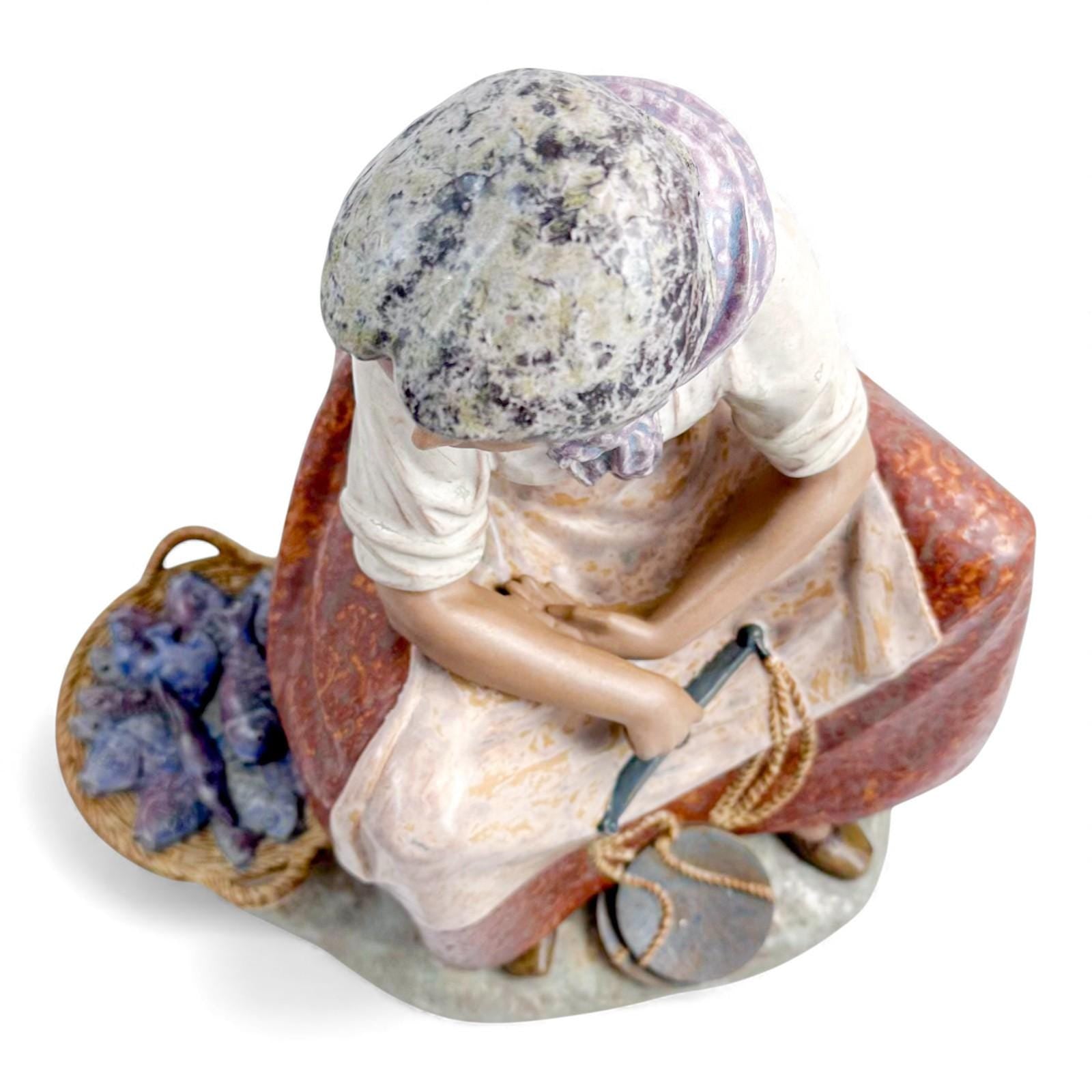 Lladro La Pescadora grès porcelain figure, large vintage 1978–1985