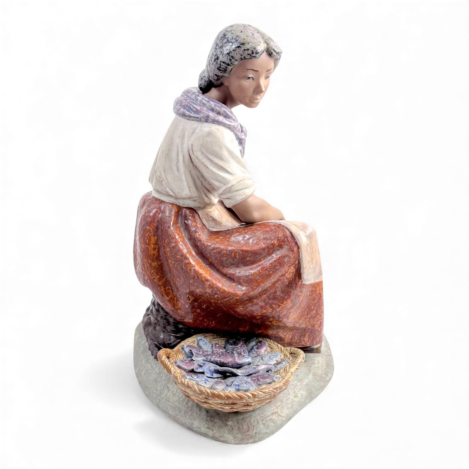Lladro La Pescadora grès porcelain figure, large vintage 1978–1985