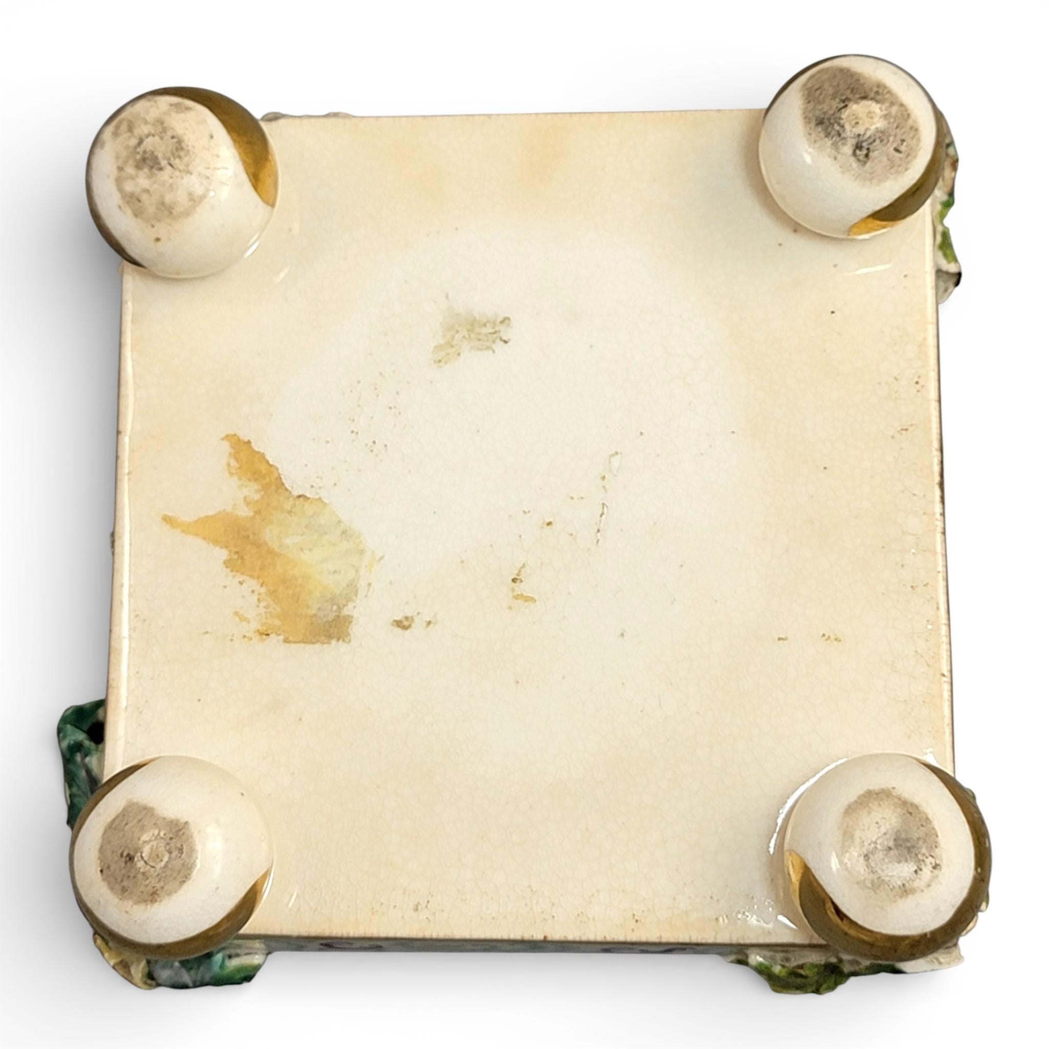 German porcelain inkstand with pyramidal Schneeballen cover, Saxony, c.1800