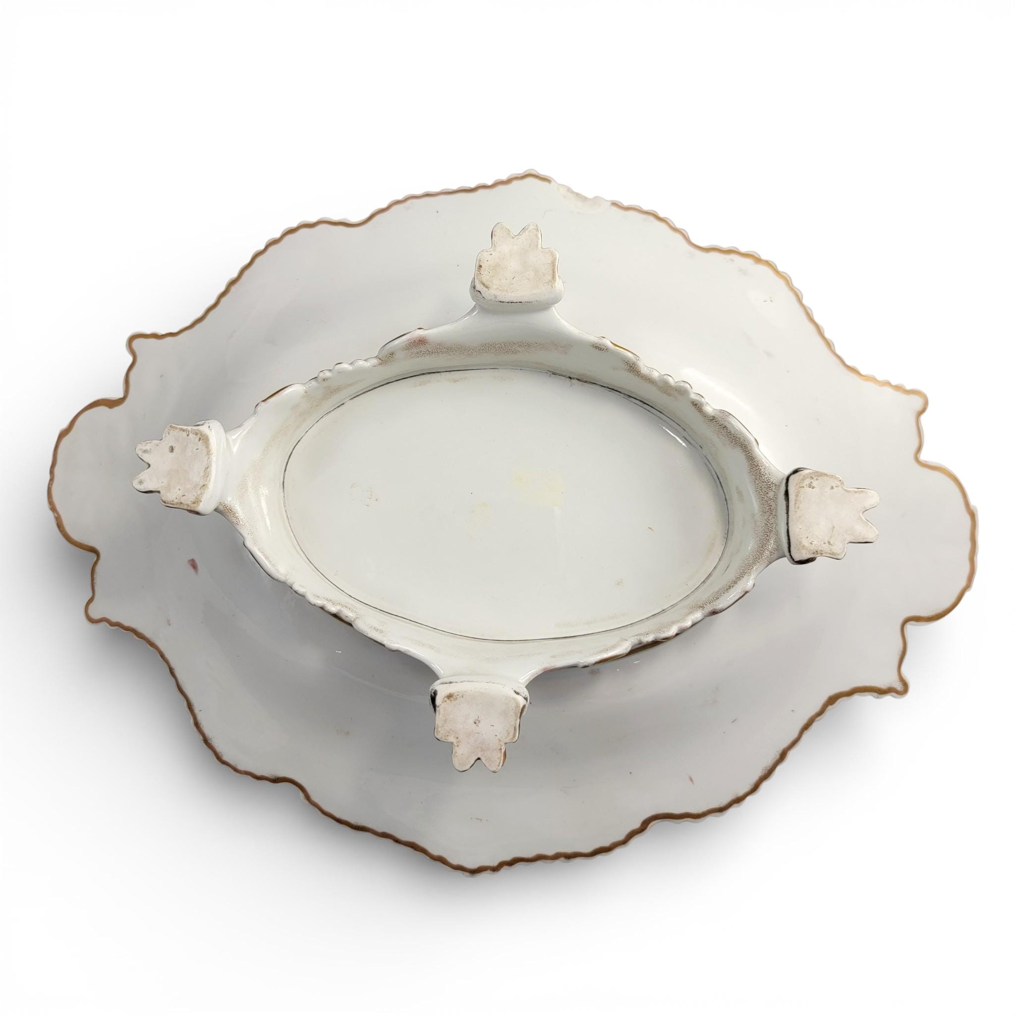 Large Chamberlain’s Worcester twin-handled serving dish with figural scene, c.1815–1820