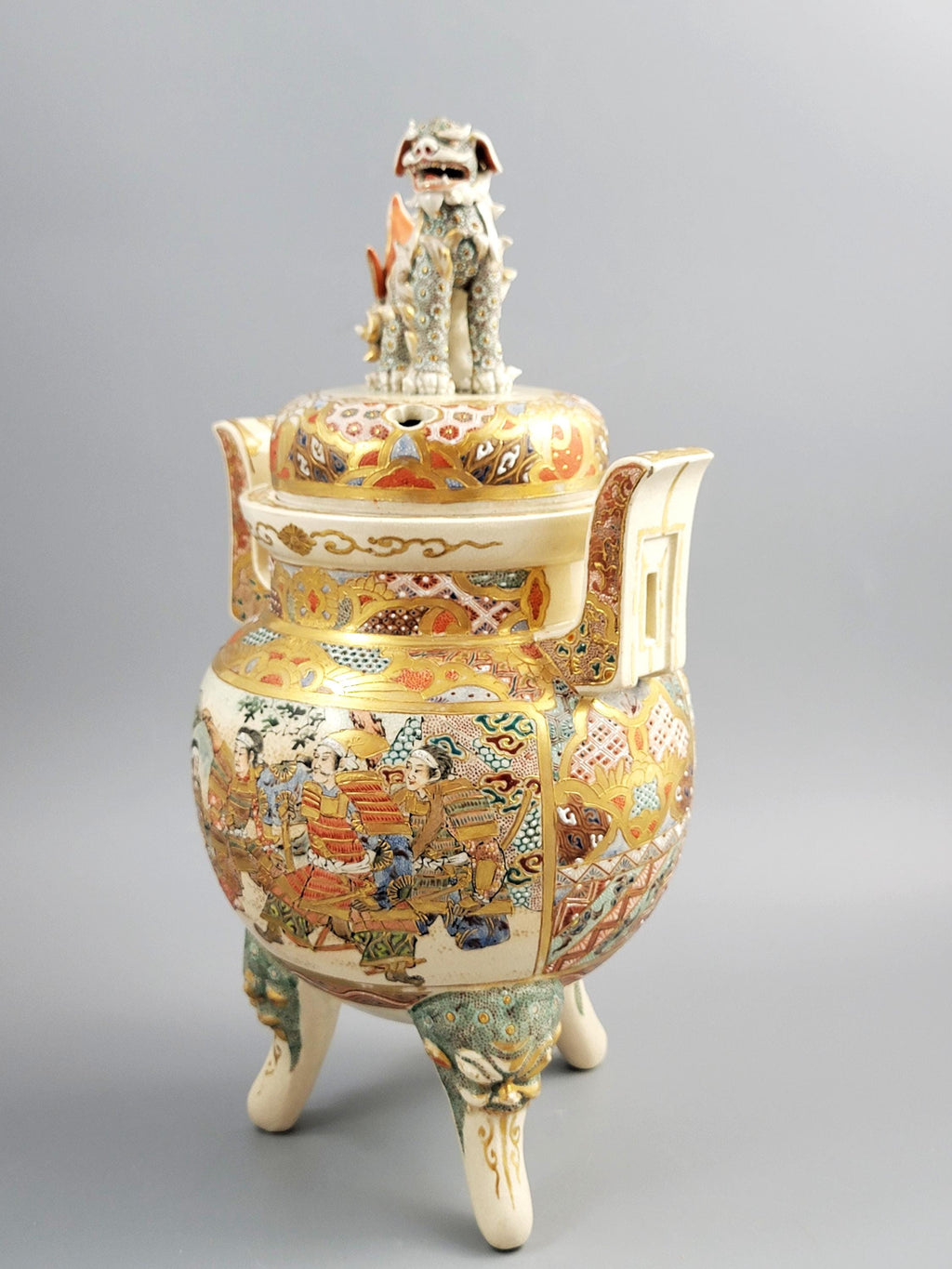 Outstanding Kyoto Satsuma Koro, Meiji c.1895, Shi-Shi Lion, Moriage, 34cm