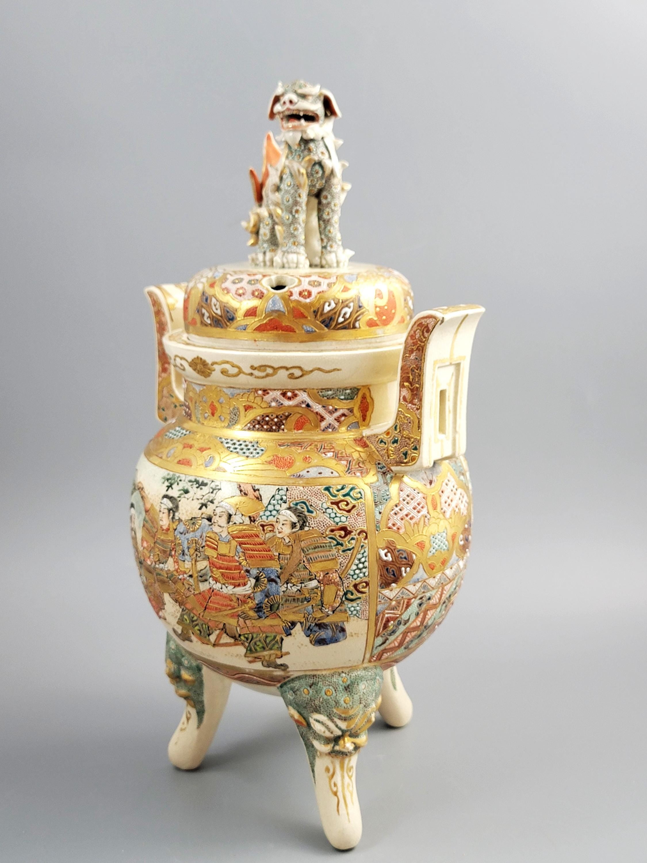 Outstanding Kyoto Satsuma Koro, Meiji c.1895, Shi-Shi Lion, Moriage, 34cm