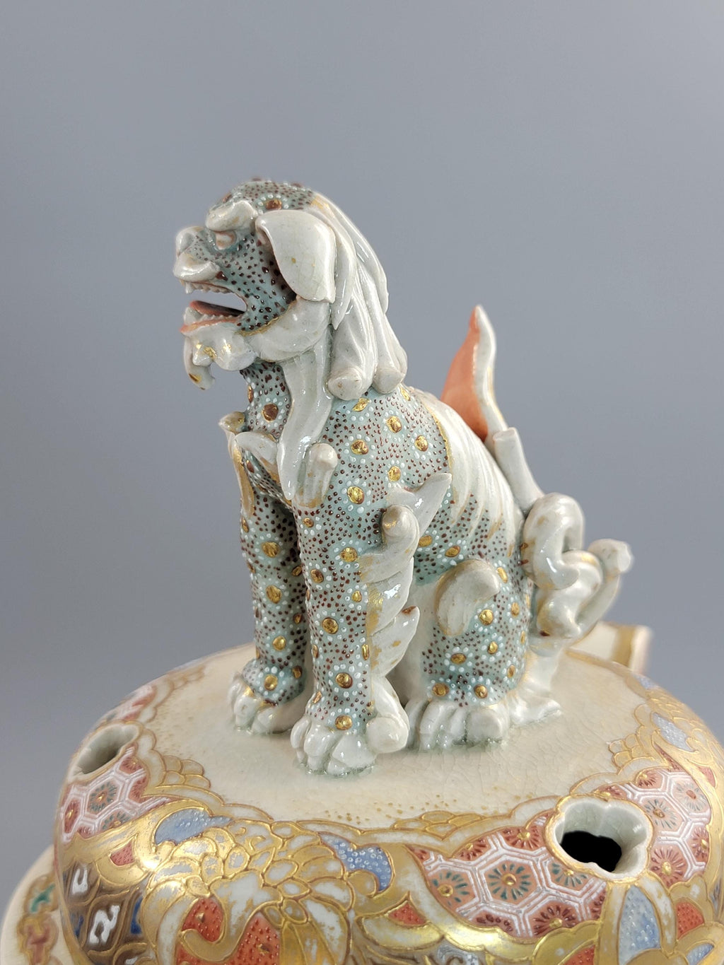 Outstanding Kyoto Satsuma Koro, Meiji c.1895, Shi-Shi Lion, Moriage, 34cm