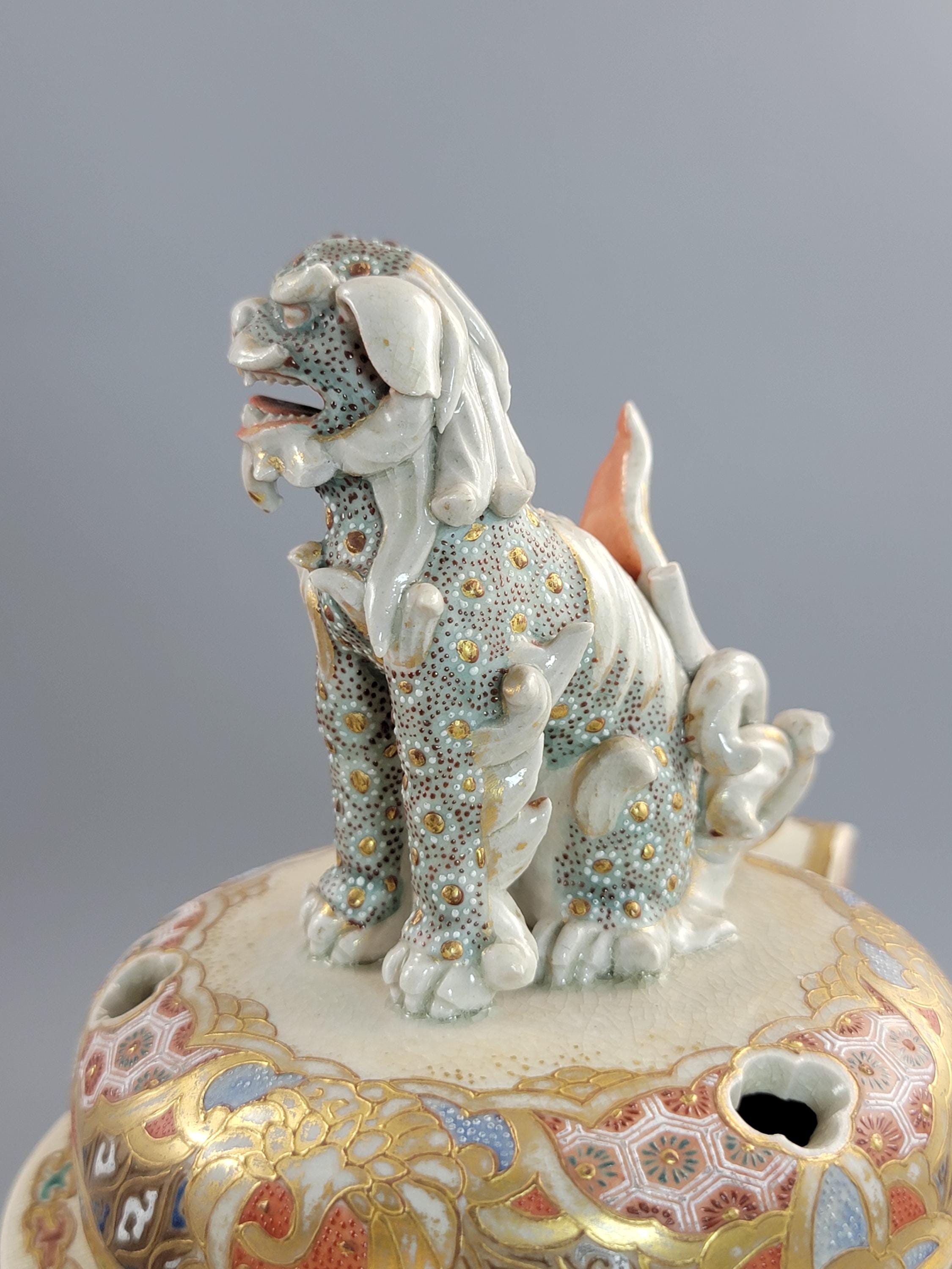 Outstanding Kyoto Satsuma Koro, Meiji c.1895, Shi-Shi Lion, Moriage, 34cm