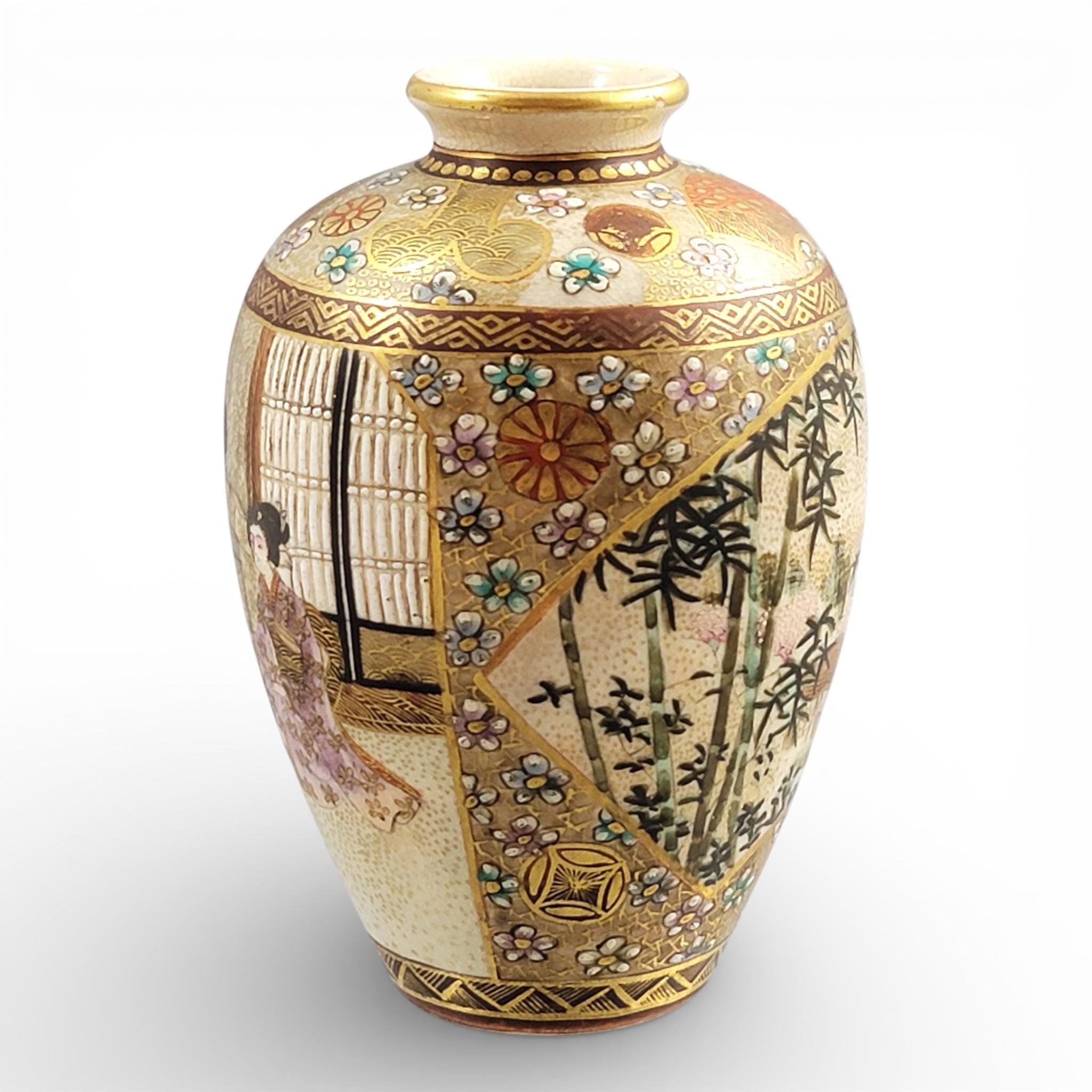 Antique Japanese Satsuma Miniature Vase, signed Shuzan (珠山), c.1890, 9 cm