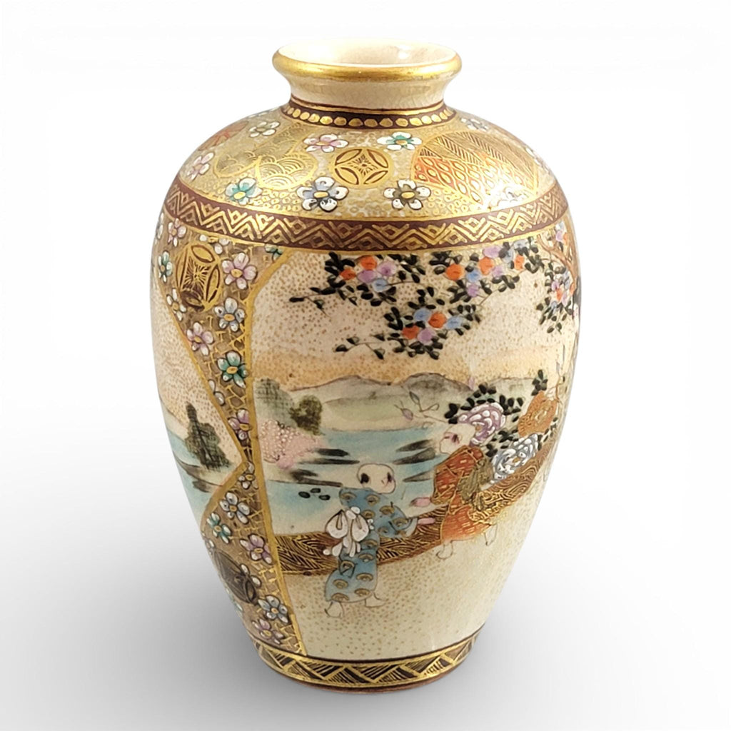Antique Japanese Satsuma Miniature Vase, signed Shuzan (珠山), c.1890, 9 cm