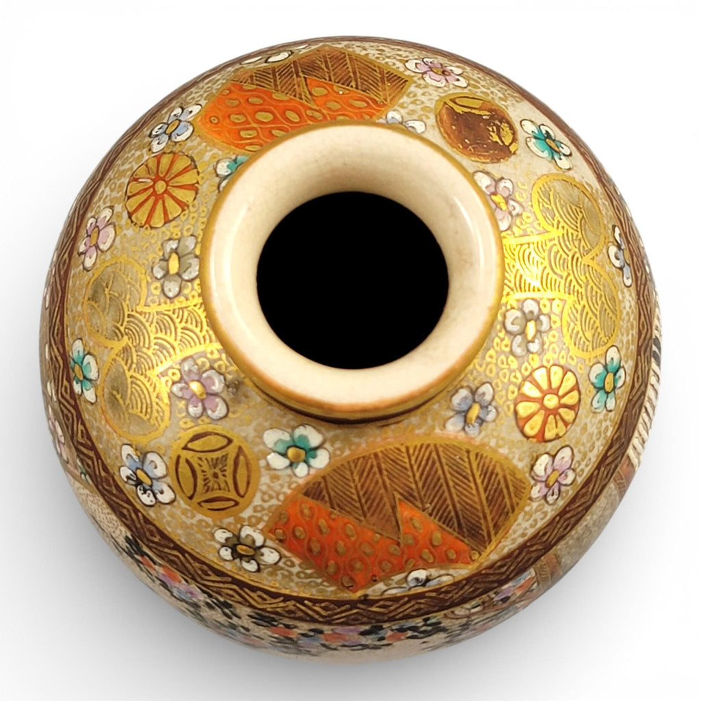 Antique Japanese Satsuma Miniature Vase, signed Shuzan (珠山), c.1890, 9 cm