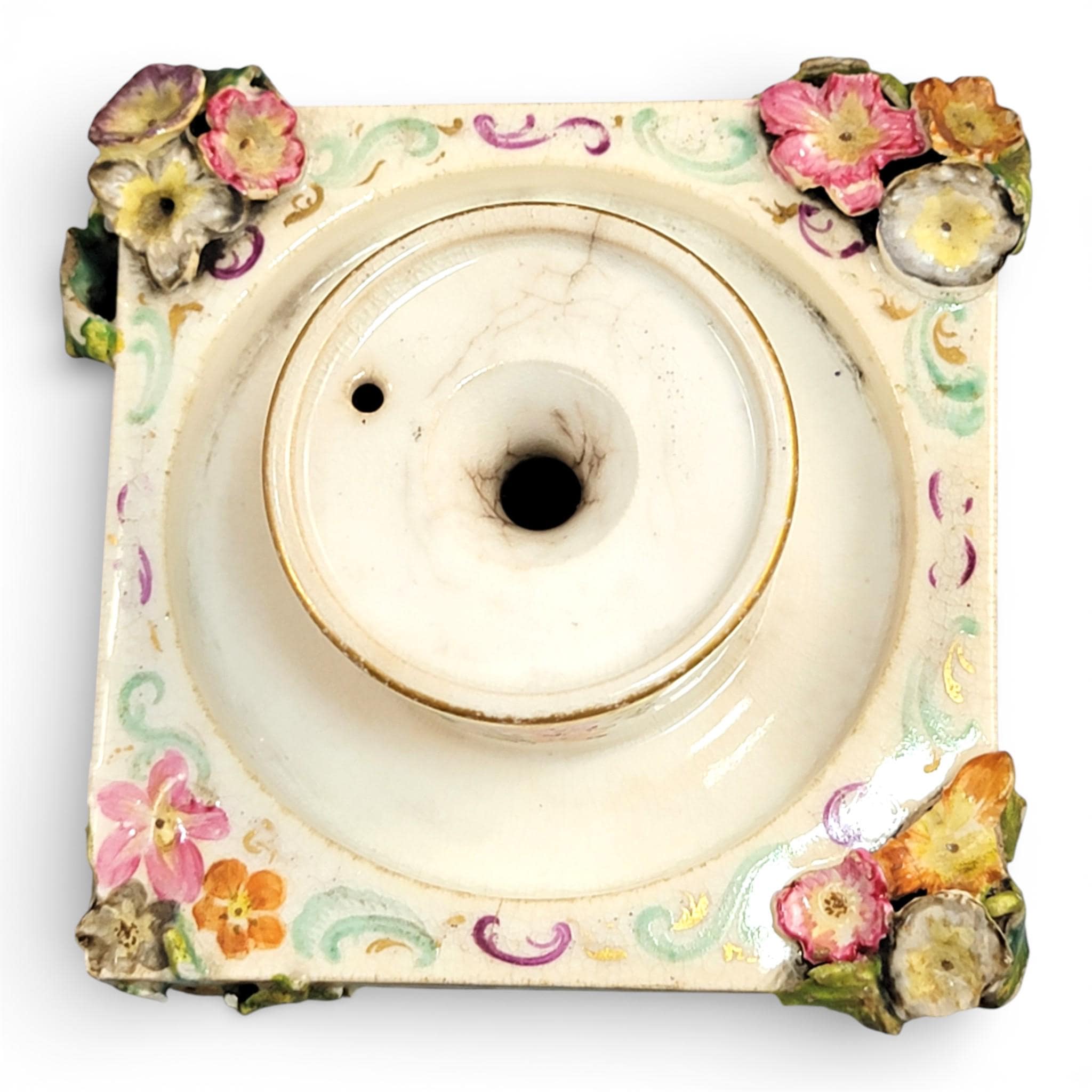 German porcelain inkstand with pyramidal Schneeballen cover, Saxony, c.1800