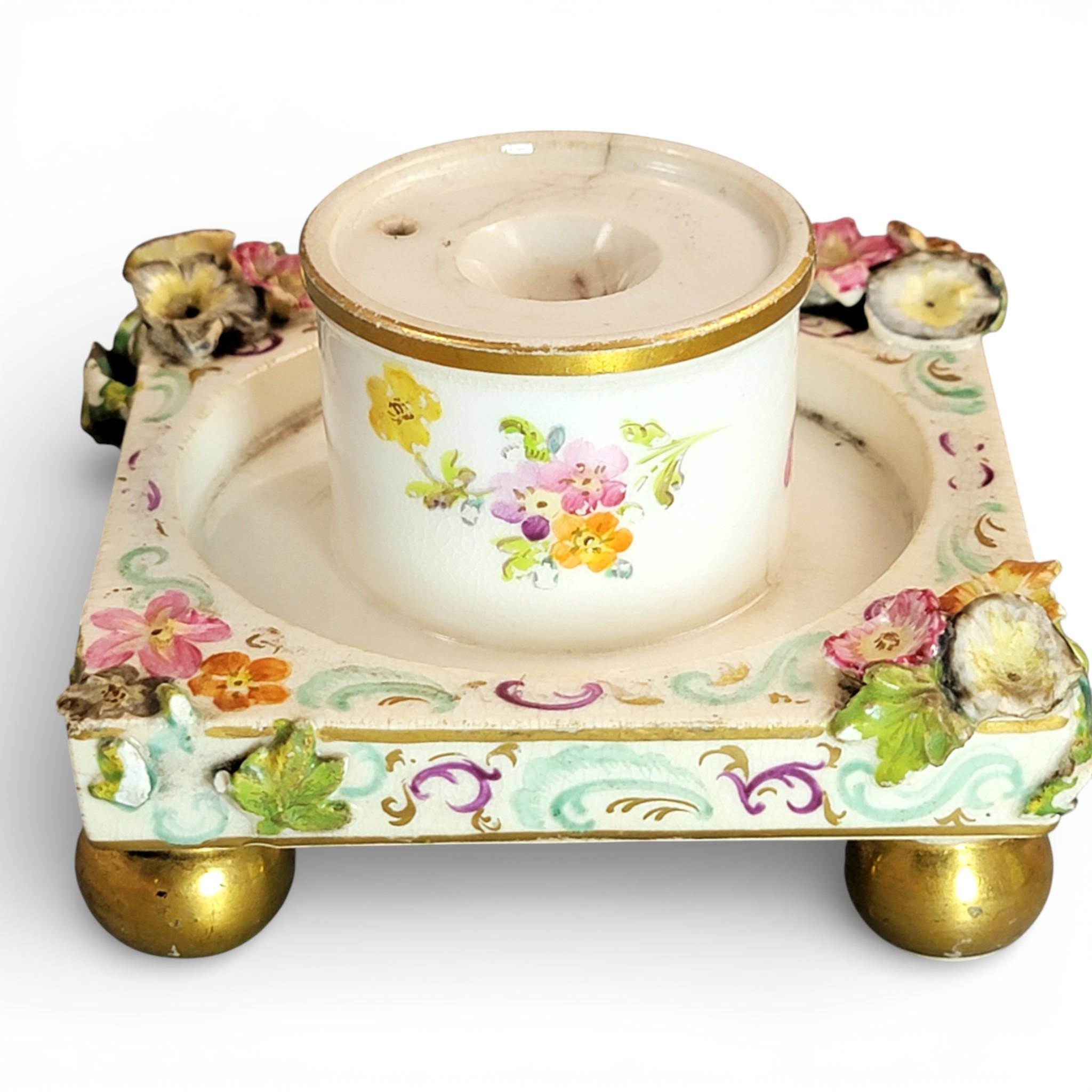 German porcelain inkstand with pyramidal Schneeballen cover, Saxony, c.1800
