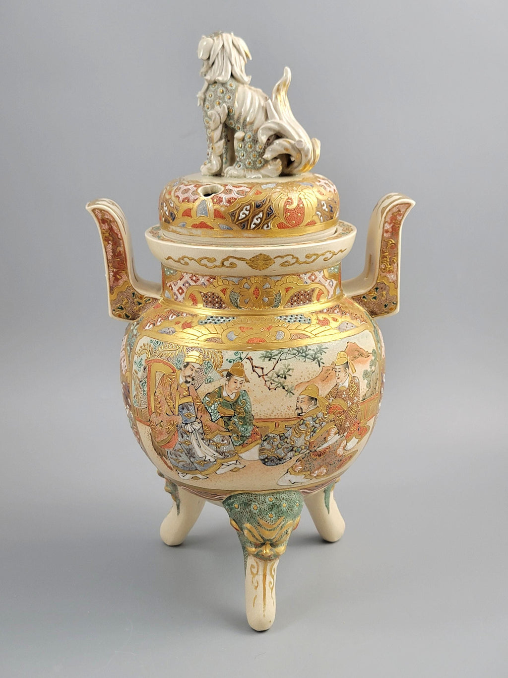 Outstanding Kyoto Satsuma Koro, Meiji c.1895, Shi-Shi Lion, Moriage, 34cm
