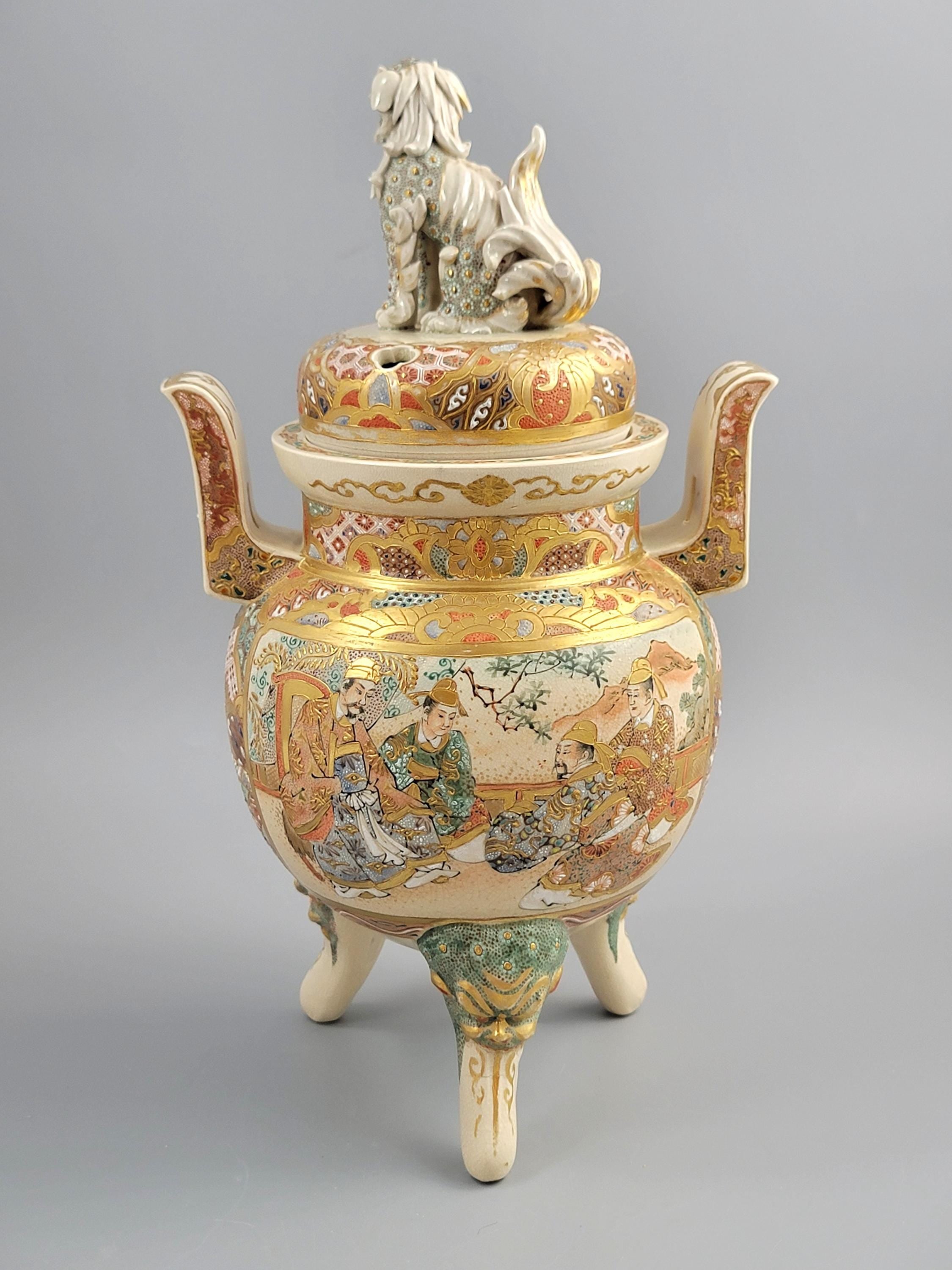 Outstanding Kyoto Satsuma Koro, Meiji c.1895, Shi-Shi Lion, Moriage, 34cm