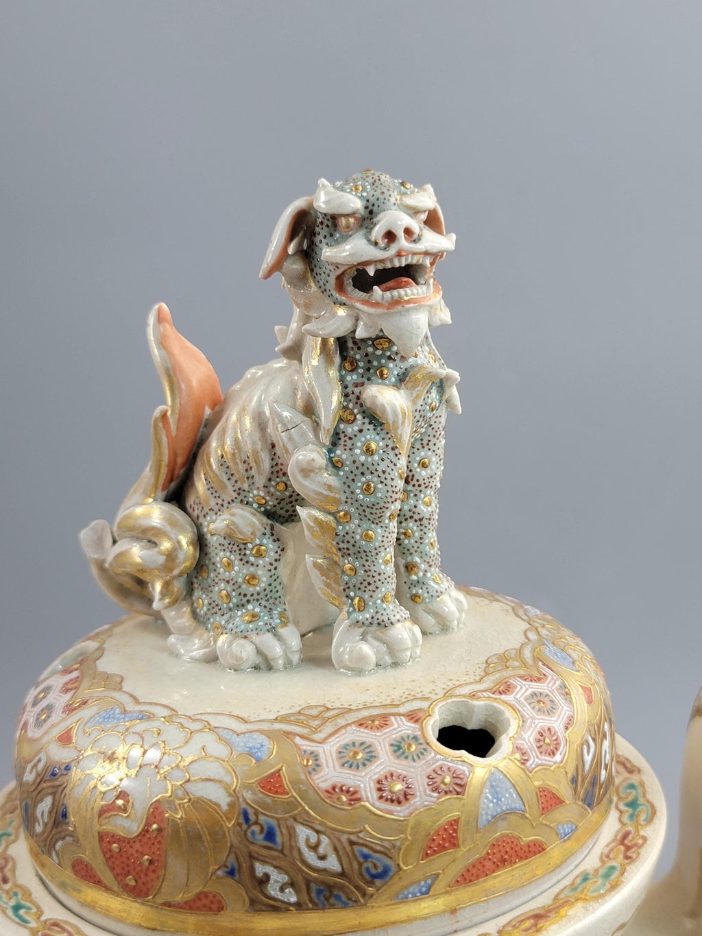 Outstanding Kyoto Satsuma Koro, Meiji c.1895, Shi-Shi Lion, Moriage, 34cm