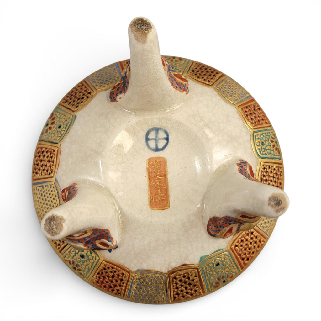 Signed Meiji Period Satsuma Koro by Shunzan with Shi-Shi Finial