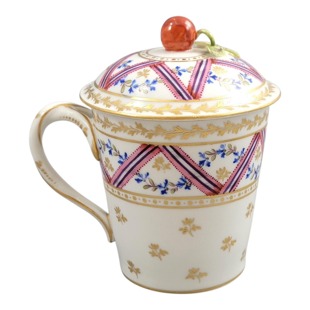 Manufacture de la Reine Trembleuse Chocolate Cup and Saucer, Paris c.1780–1800