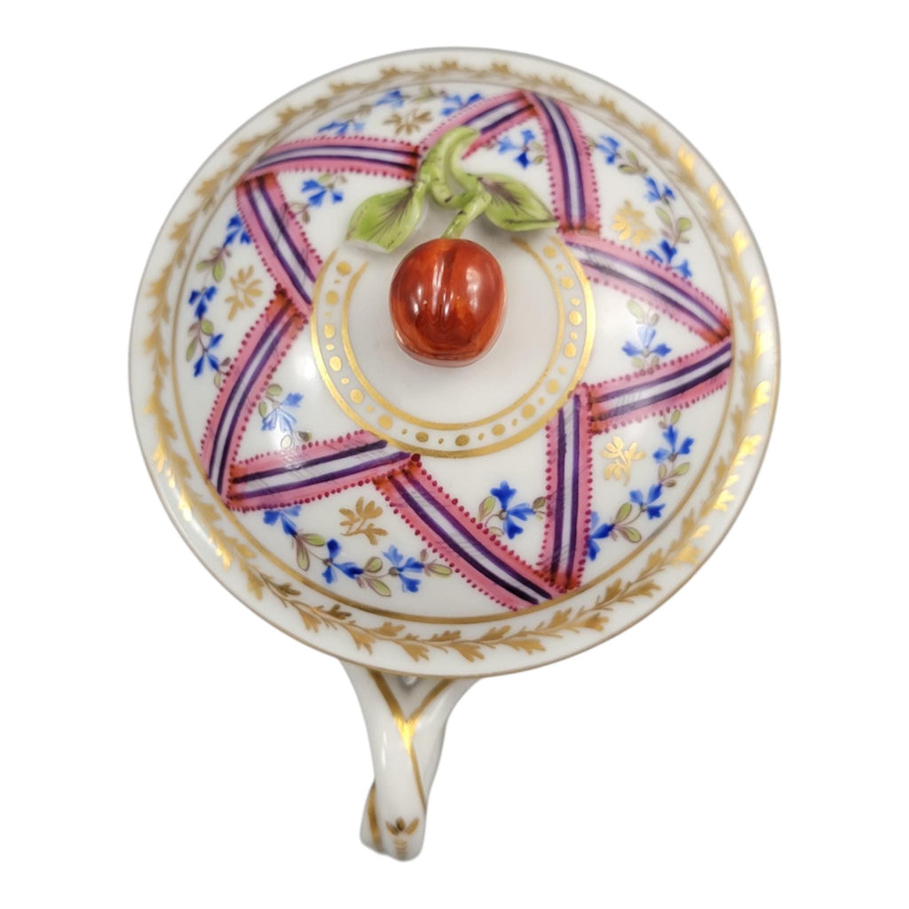 Manufacture de la Reine Trembleuse Chocolate Cup and Saucer, Paris c.1780–1800
