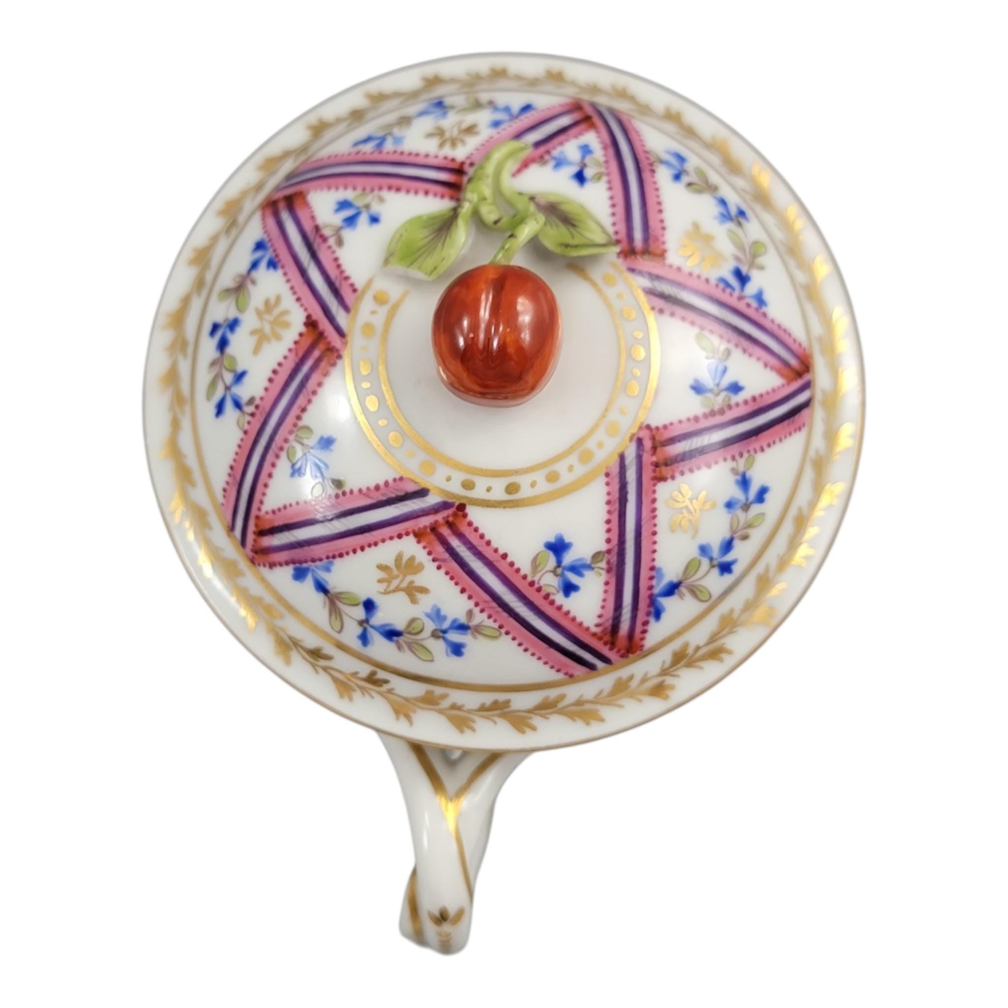 Manufacture de la Reine Trembleuse Chocolate Cup and Saucer, Paris c.1780–1800