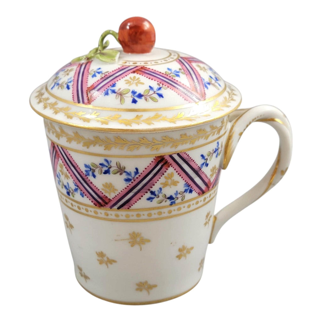 Manufacture de la Reine Trembleuse Chocolate Cup and Saucer, Paris c.1780–1800