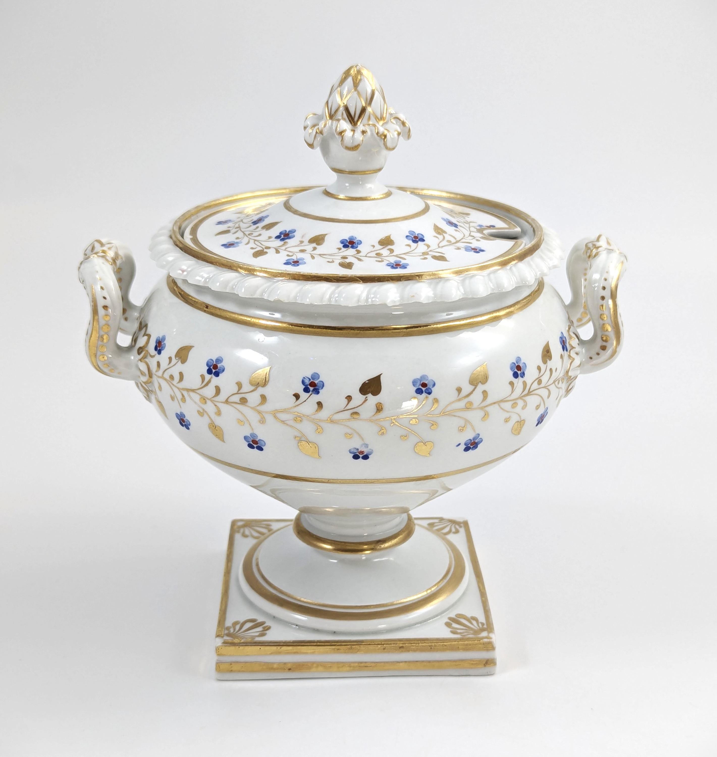 Worcester porcelain covered sauce tureen flight barr barr c.1820