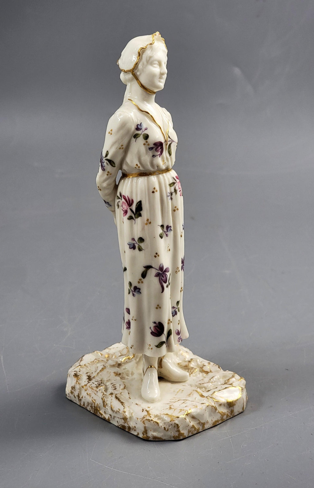 Royal Worcester bonneted woman figure c.1920