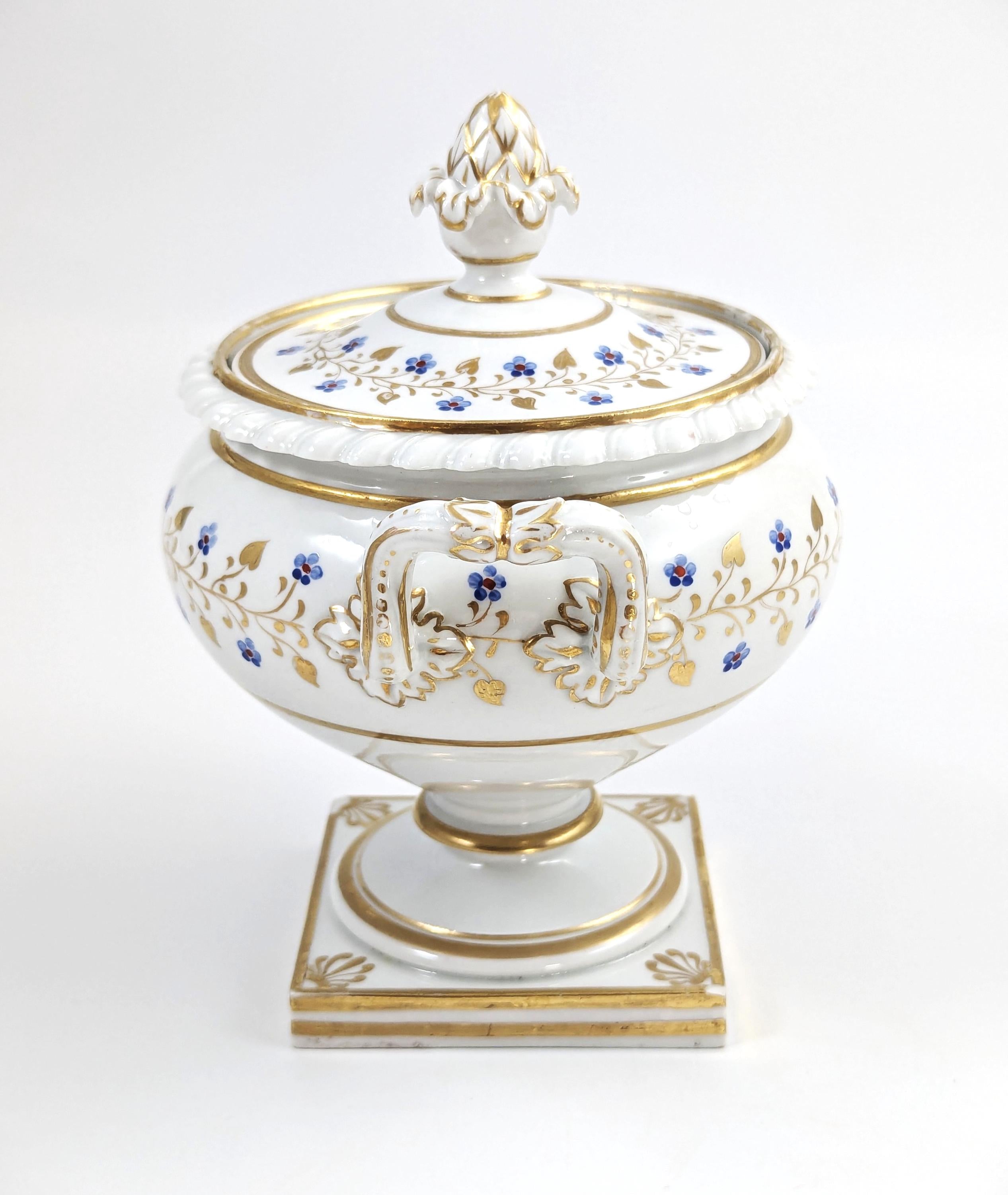 Worcester porcelain covered sauce tureen flight barr barr c.1820