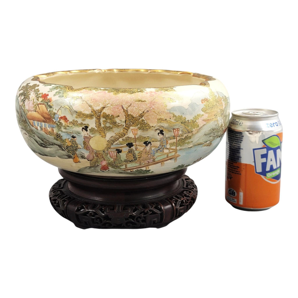 Large signed Satsuma bowl by renowned master Shizan Meiji Japanese centerpiece