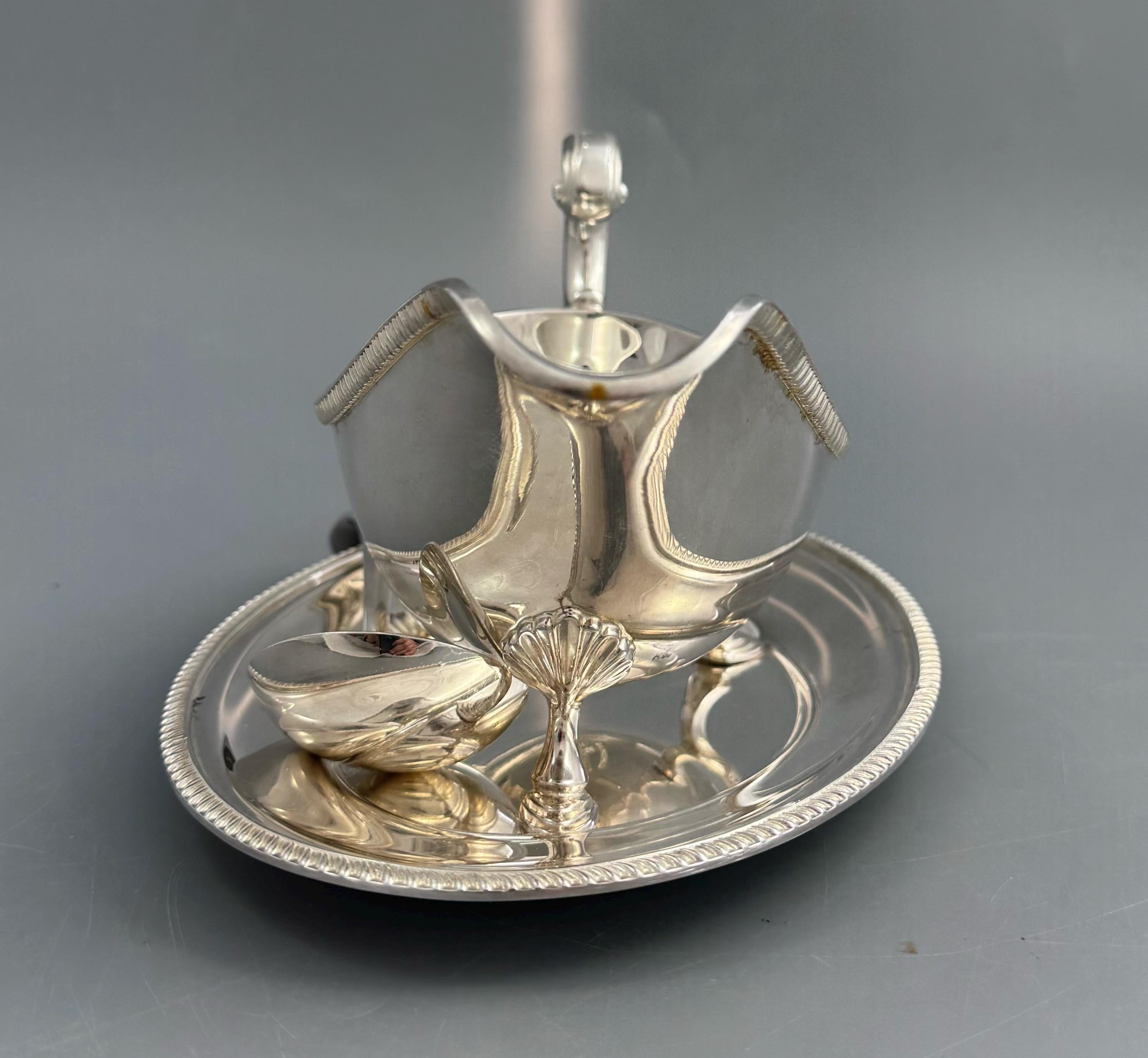 Mappin & Webb Sauce Boat Set — Sterling Silver Stand with Silver-Plated Sauce Boat and Ladle, in Original Presentation Box, London 2000