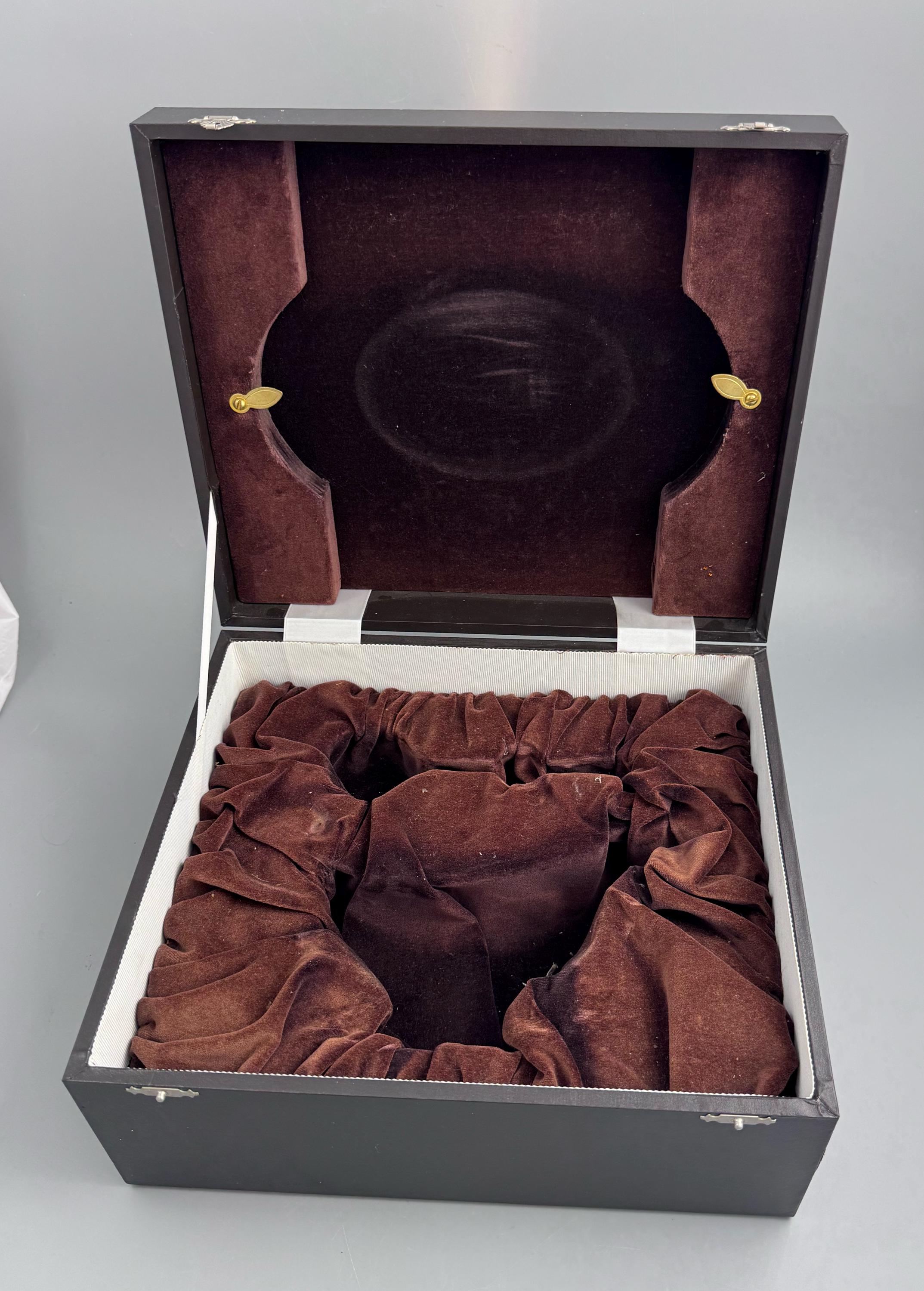 Mappin & Webb Sauce Boat Set — Sterling Silver Stand with Silver-Plated Sauce Boat and Ladle, in Original Presentation Box, London 2000