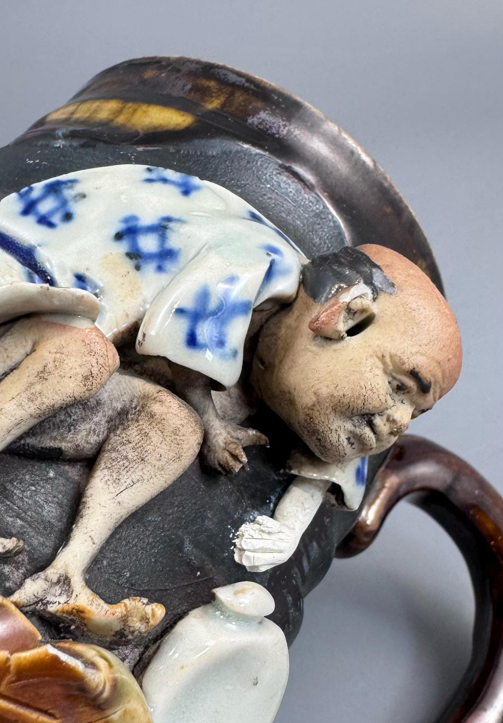 Large Sumida Gawa Mug with Applied Sennin Figure, Signed Ryosai — Inoue Ryosai Workshop, Meiji / Taisho Period