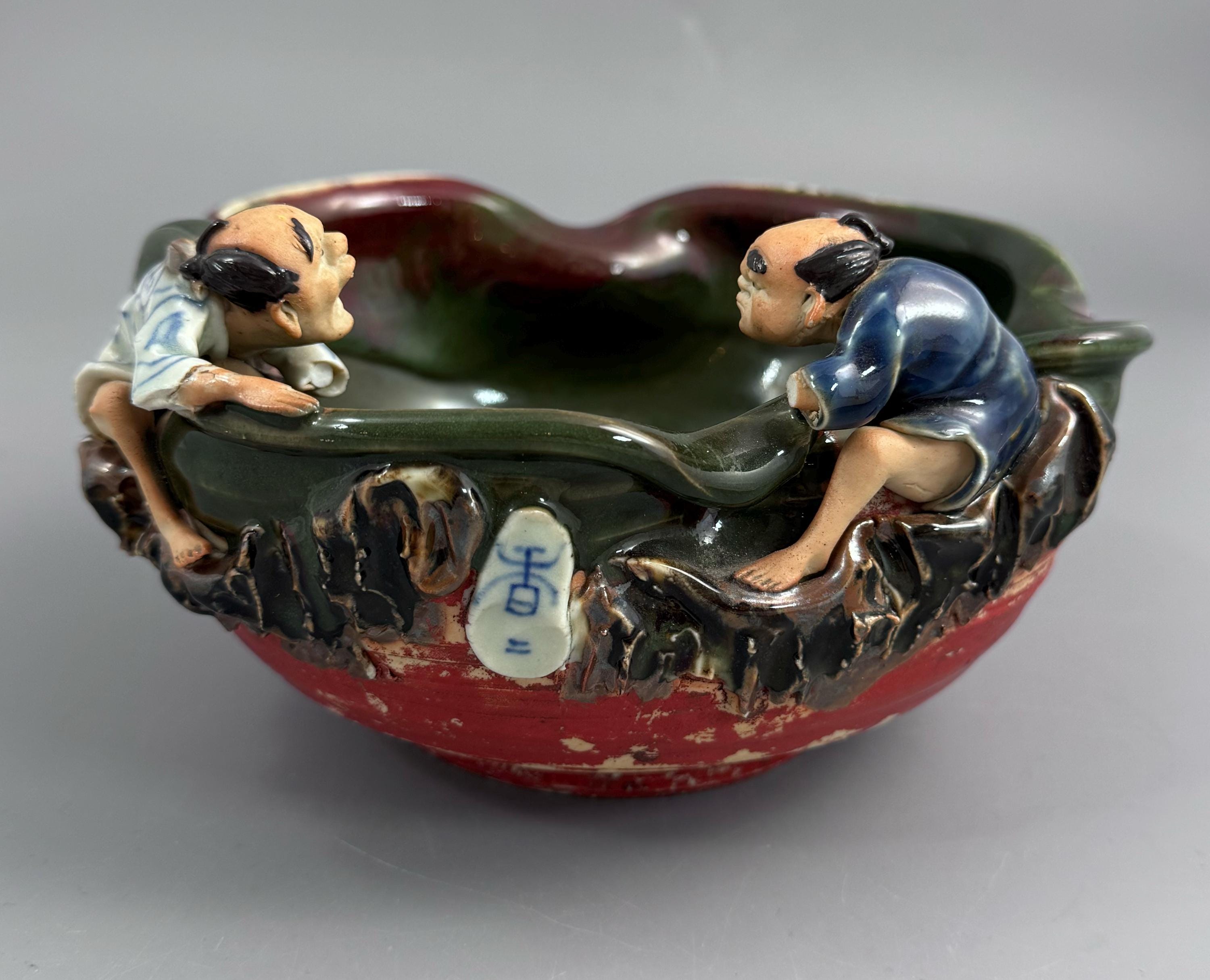 Sumida Gawa Pottery Suiban / Brush Washer with Two Climbing Figures, Signed Kōko, Meiji–Taishō Period