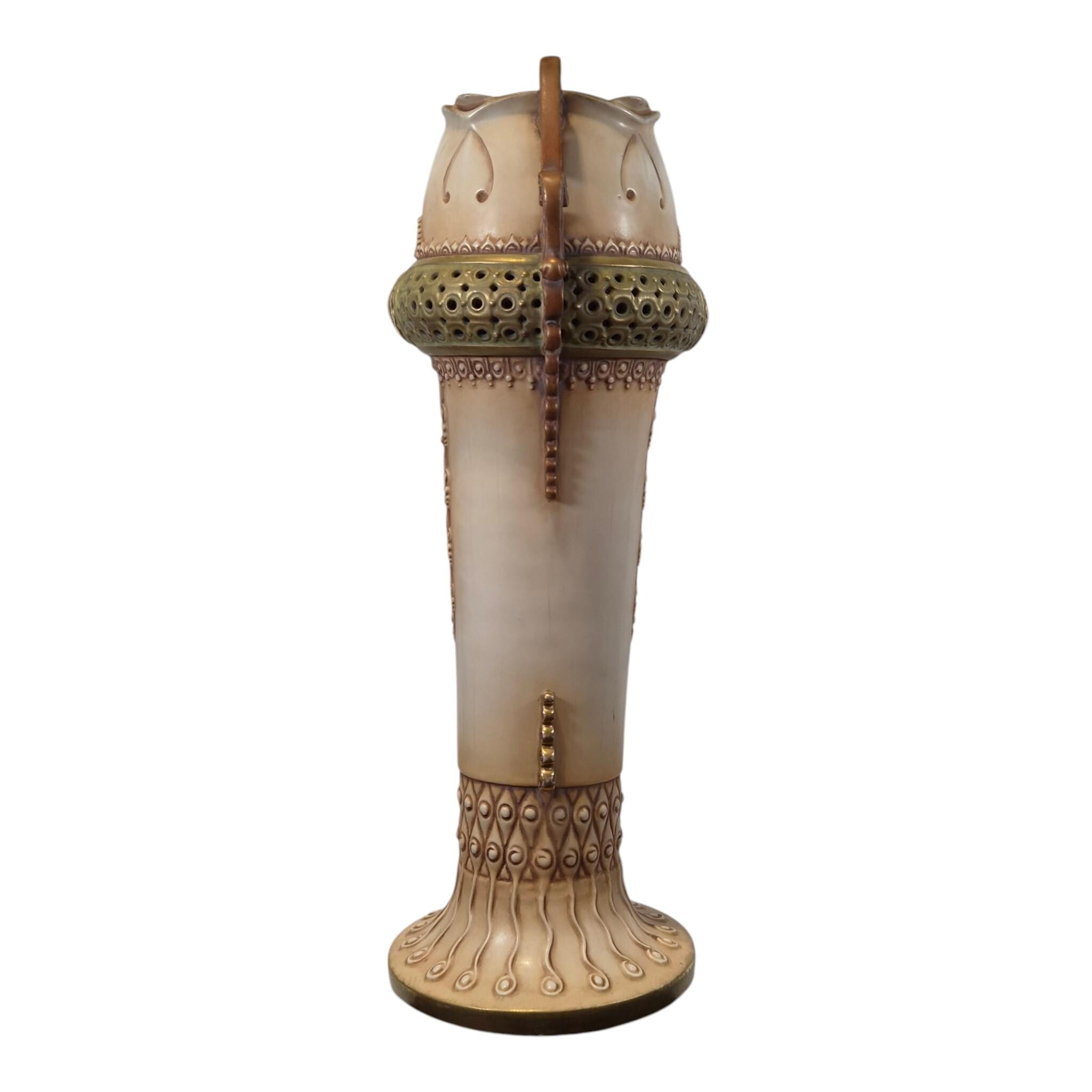 Large Amphora Art Nouveau vase, Austrian Turn-Teplitz pottery, c. 1895–1910