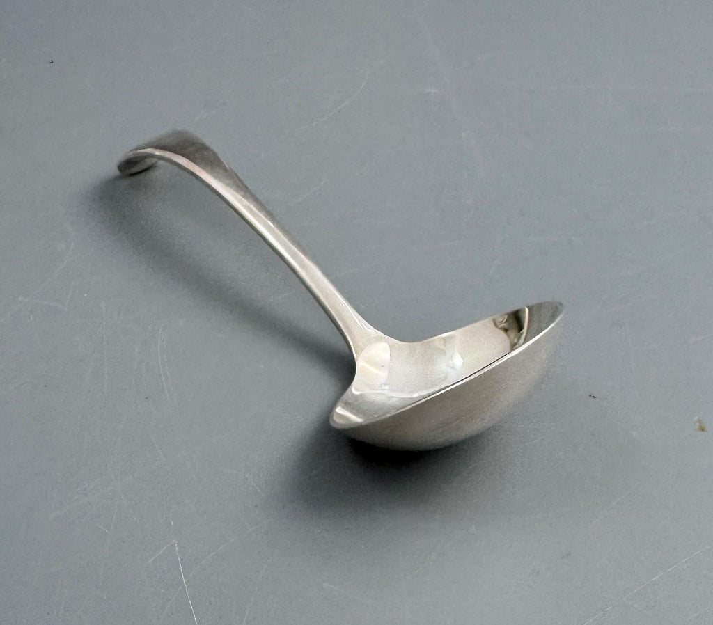 Mappin & Webb Sauce Boat Set — Sterling Silver Stand with Silver-Plated Sauce Boat and Ladle, in Original Presentation Box, London 2000