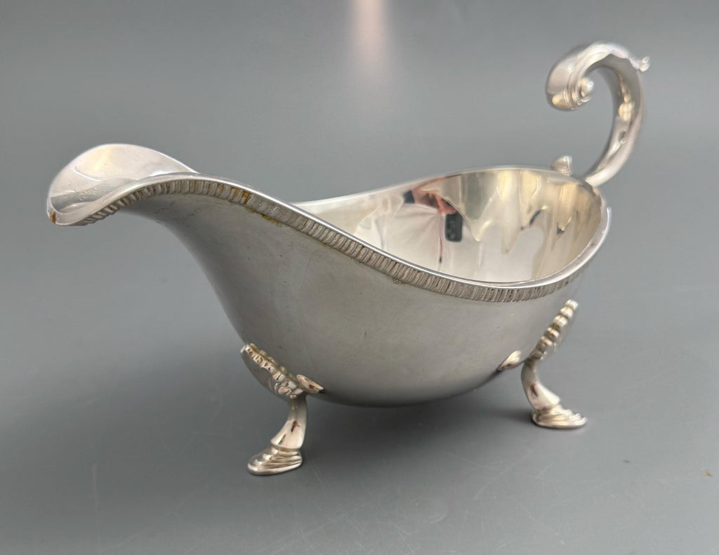 Mappin & Webb Sauce Boat Set — Sterling Silver Stand with Silver-Plated Sauce Boat and Ladle, in Original Presentation Box, London 2000