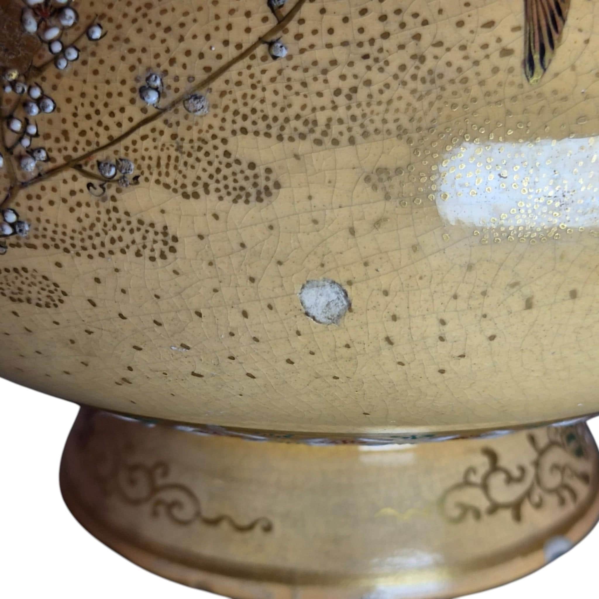 Exceptional Meiji Kyoto Satsuma Vase by Kinkōzan Workshop, Birds, Flowers and Gilt Moriage Decoration