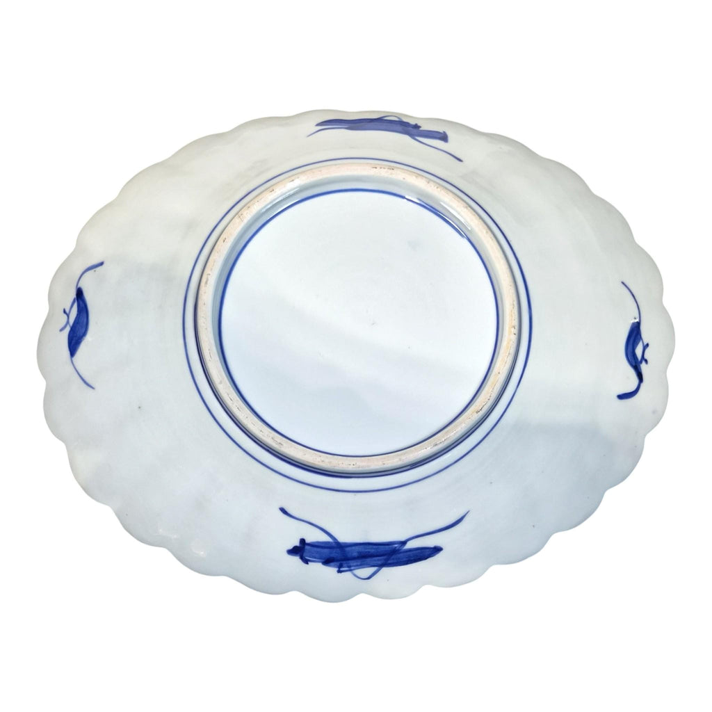 Large Japanese Arita Imari Scalloped Charger Plates Pair, Meiji c.1880-1900